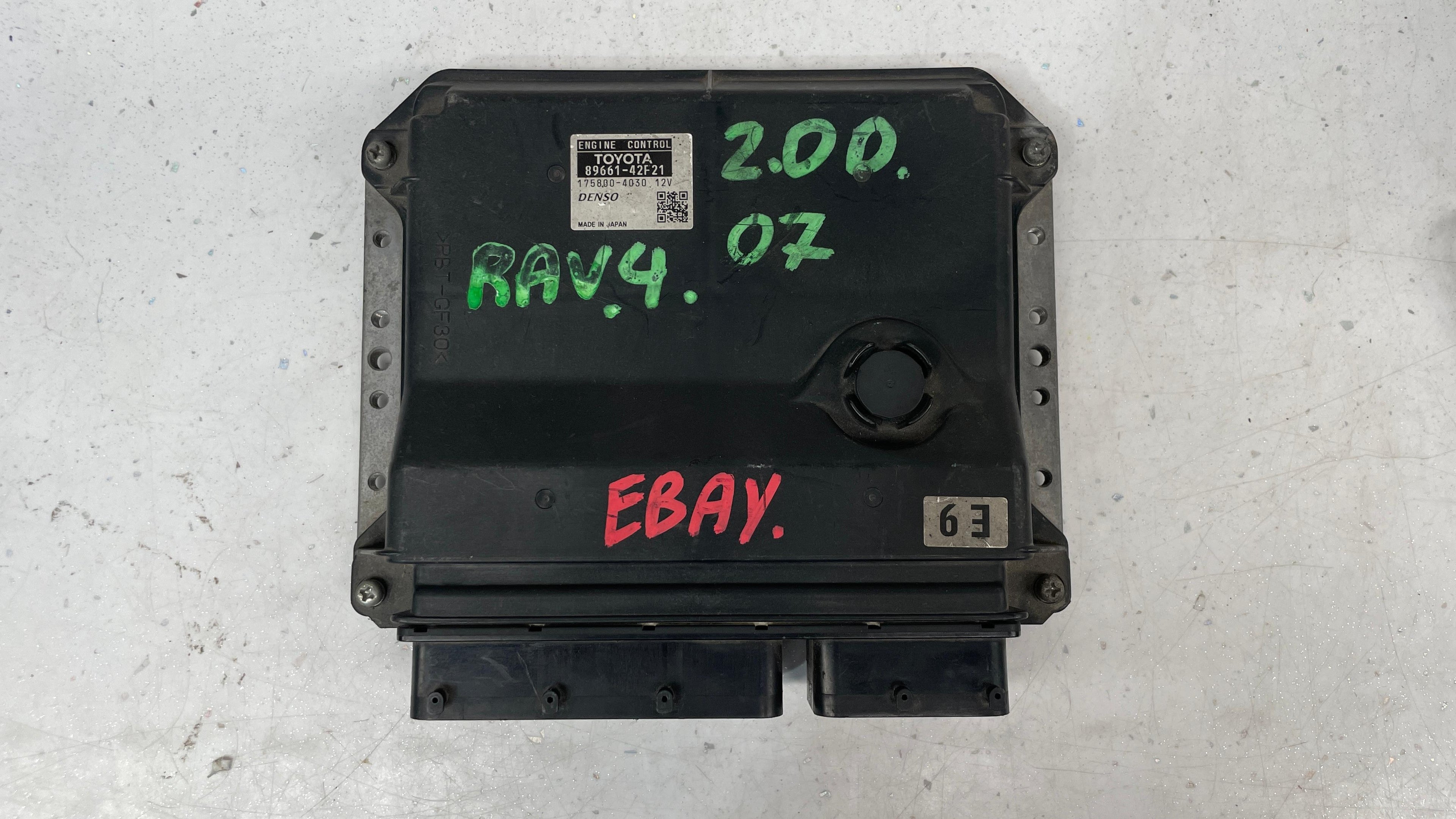 89661-42F21 TOYOTA ENGINE CONTROL UNIT ECU
