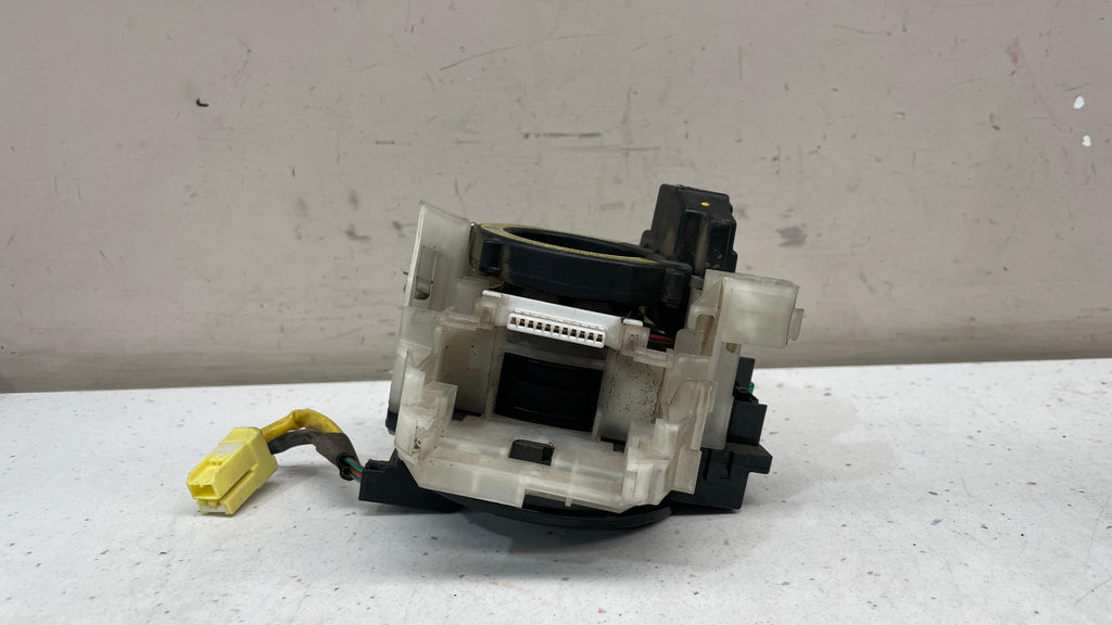 8651A006 MITSUBSHI STEERING ANGLE  ANGULAR VELOCITY SENSOR
