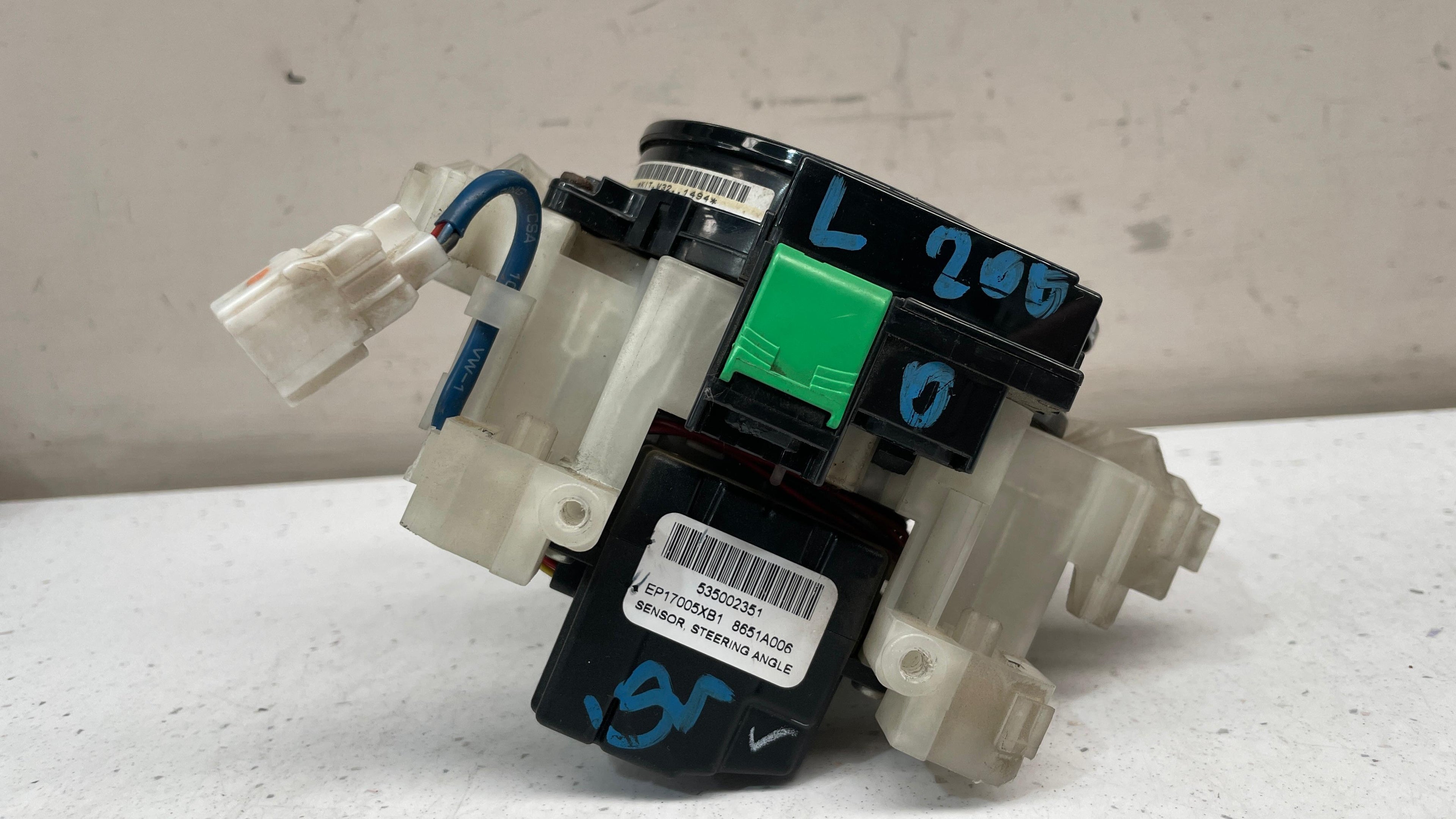 8651A006 MITSUBSHI STEERING ANGLE  ANGULAR VELOCITY SENSOR