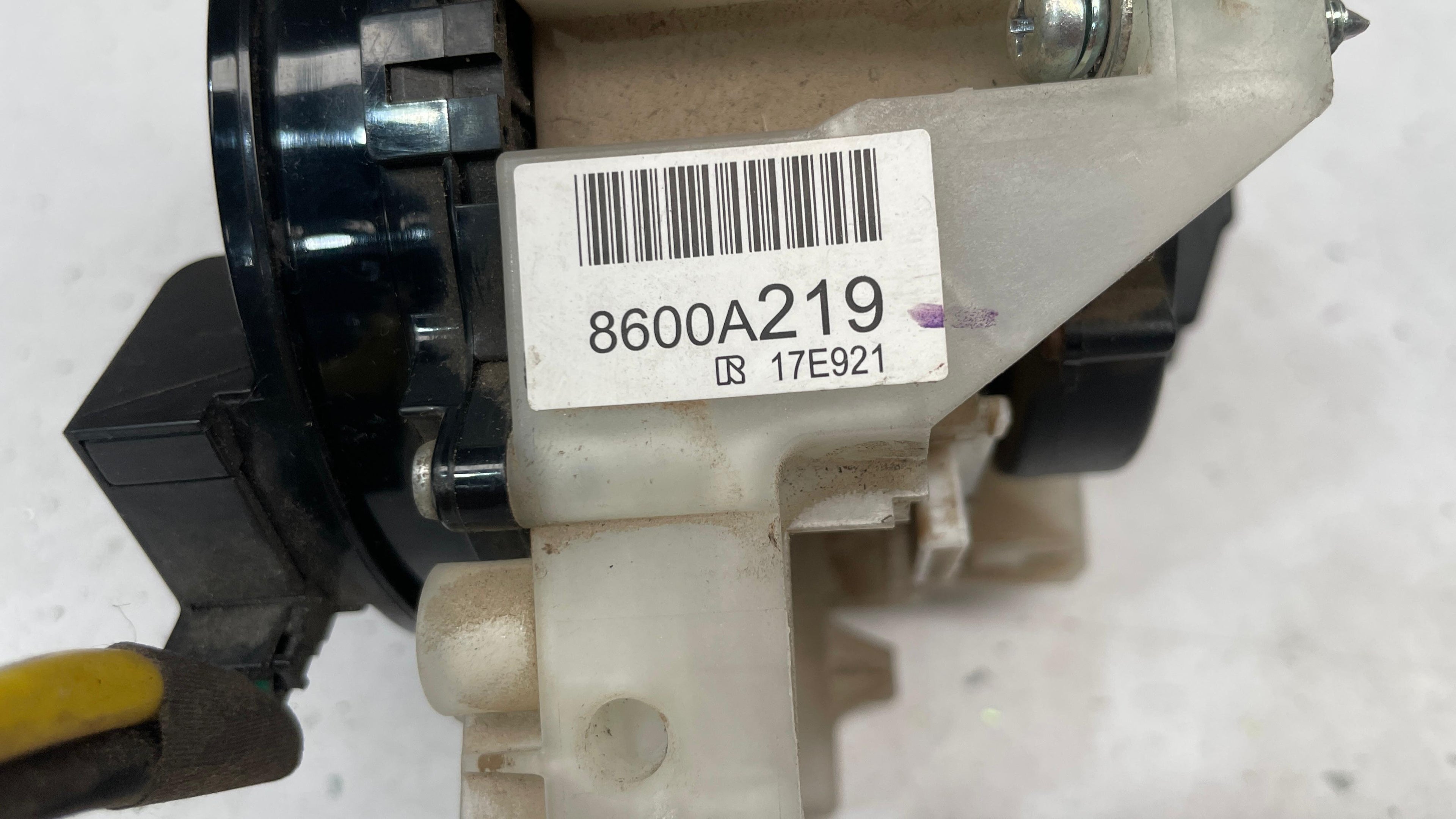 8651A006 MITSUBSHI STEERING ANGLE  ANGULAR VELOCITY SENSOR