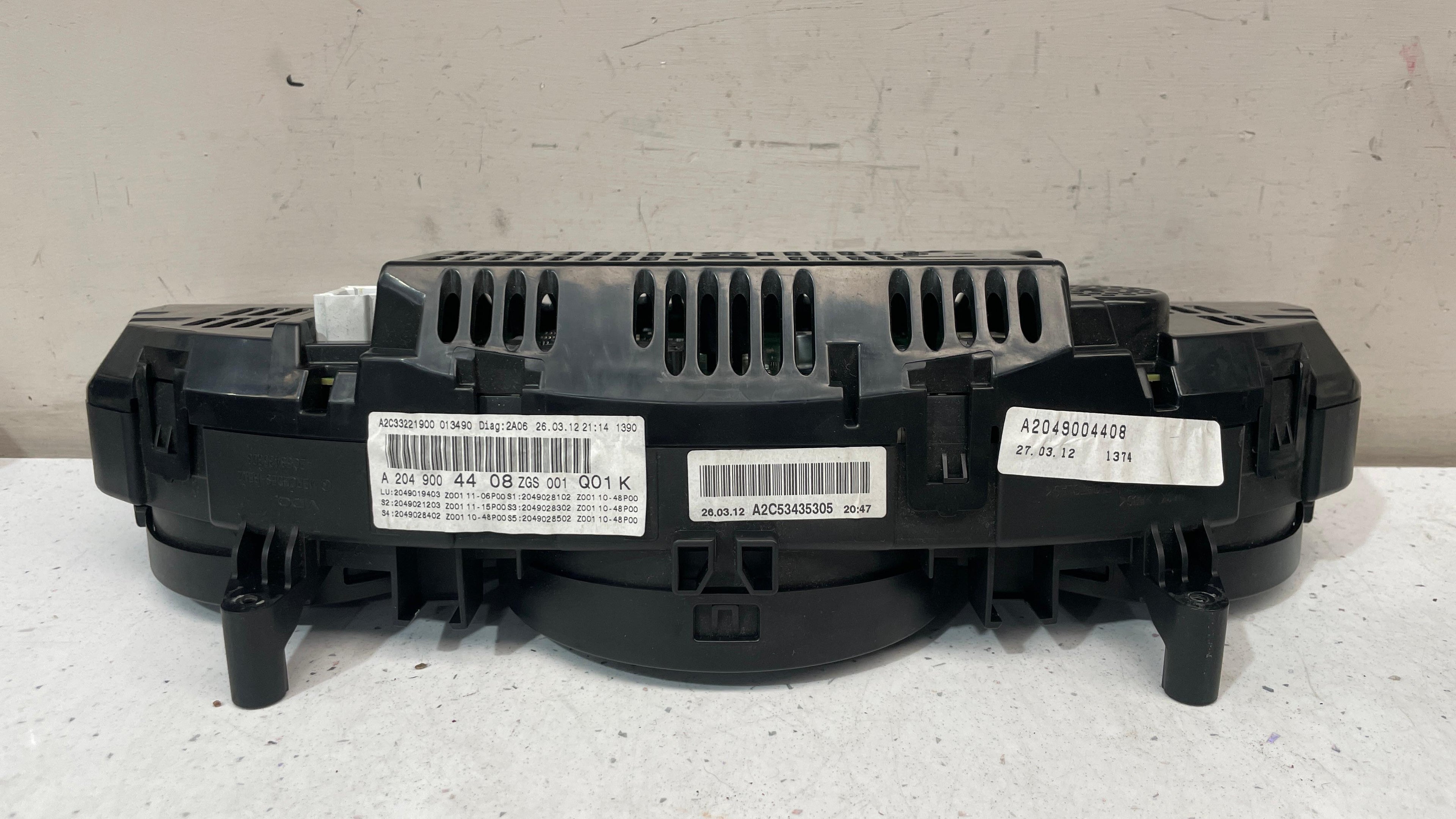 A2049004408 MERCEDES W204 INSTRUMENT CLUSTER PANEL