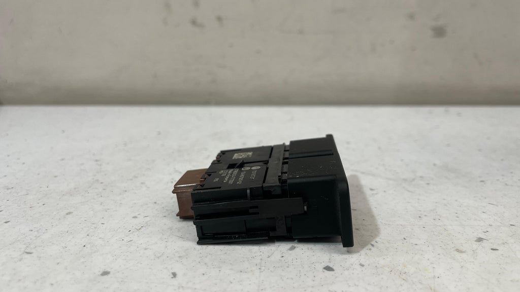 7C0927211 VOLKSWAGEN DASHBOARD SWITCH BLANKING COVER