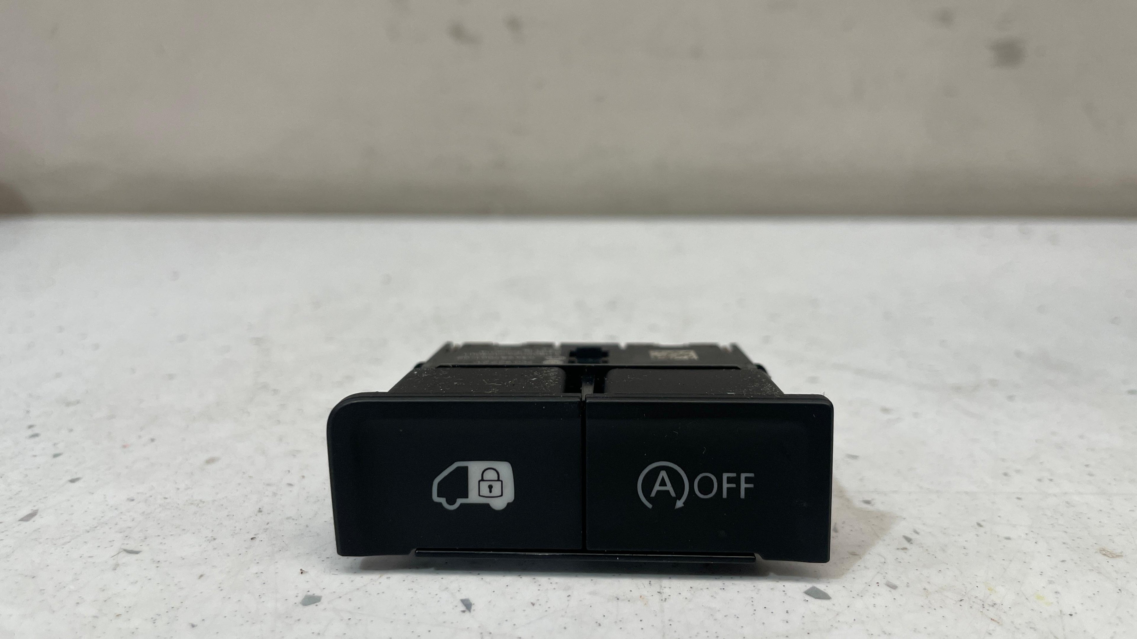 7C0927211 VOLKSWAGEN DASHBOARD SWITCH BLANKING COVER