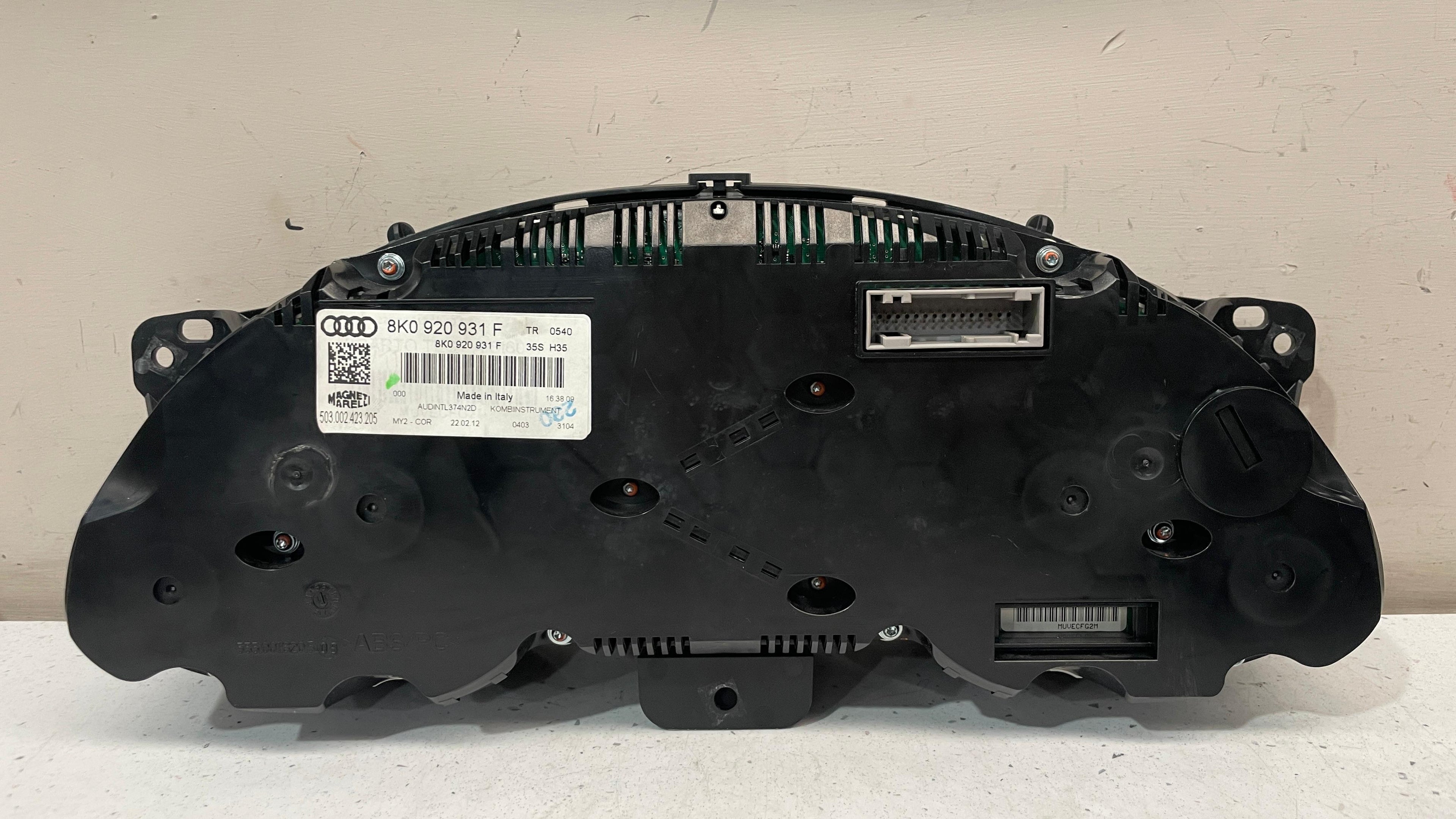 8K0920931F AUDI A4 INSTRUMENT PANEL SPEEDOMETER CLUSTER