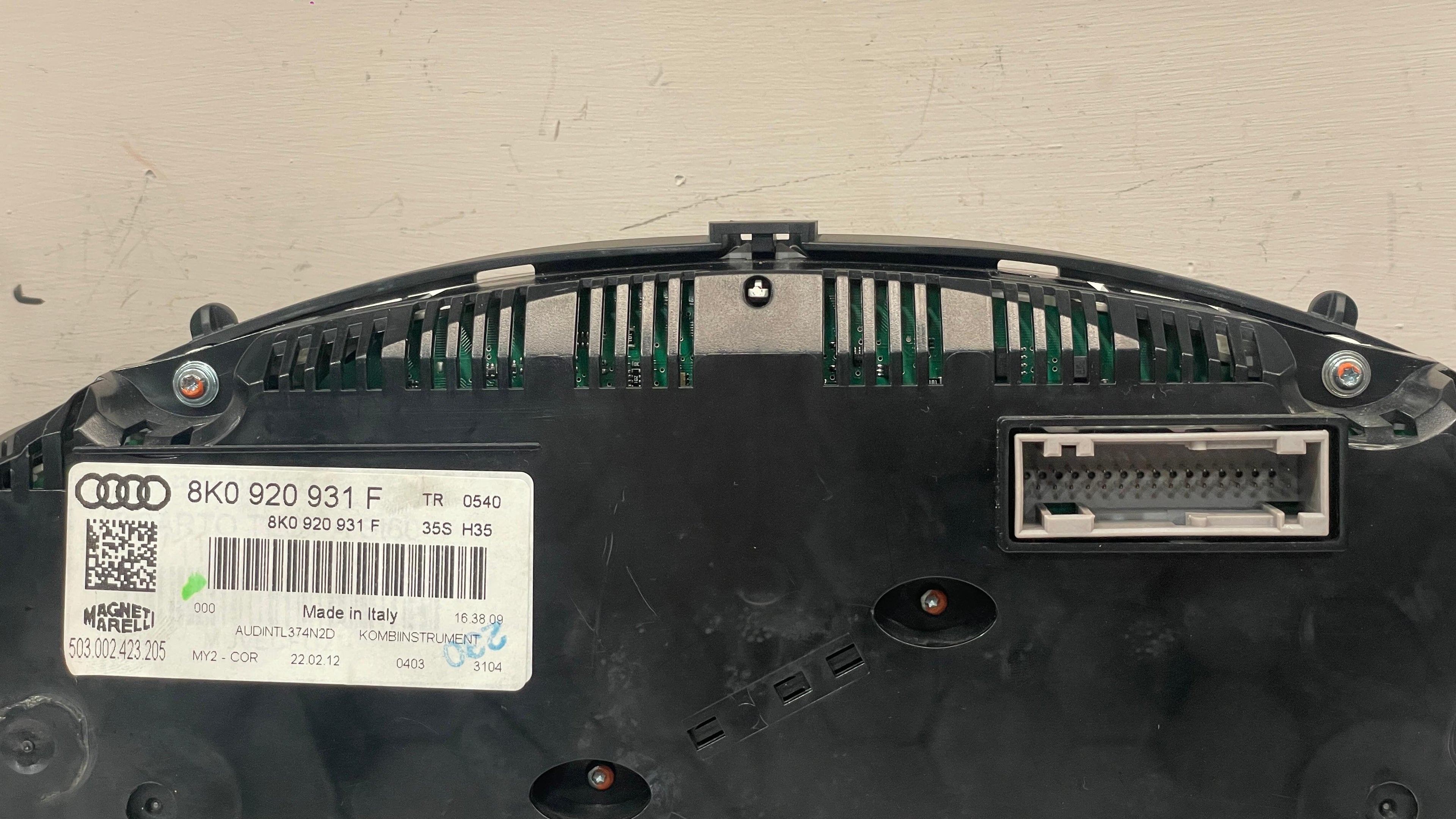 8K0920931F AUDI A4 INSTRUMENT PANEL SPEEDOMETER CLUSTER