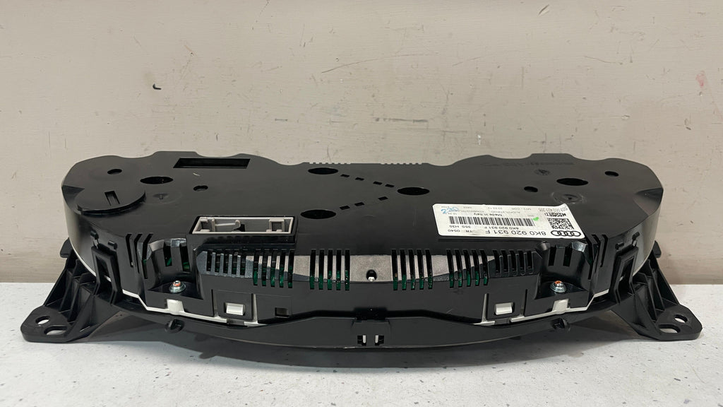 8K0920931F AUDI A4 INSTRUMENT PANEL SPEEDOMETER CLUSTER
