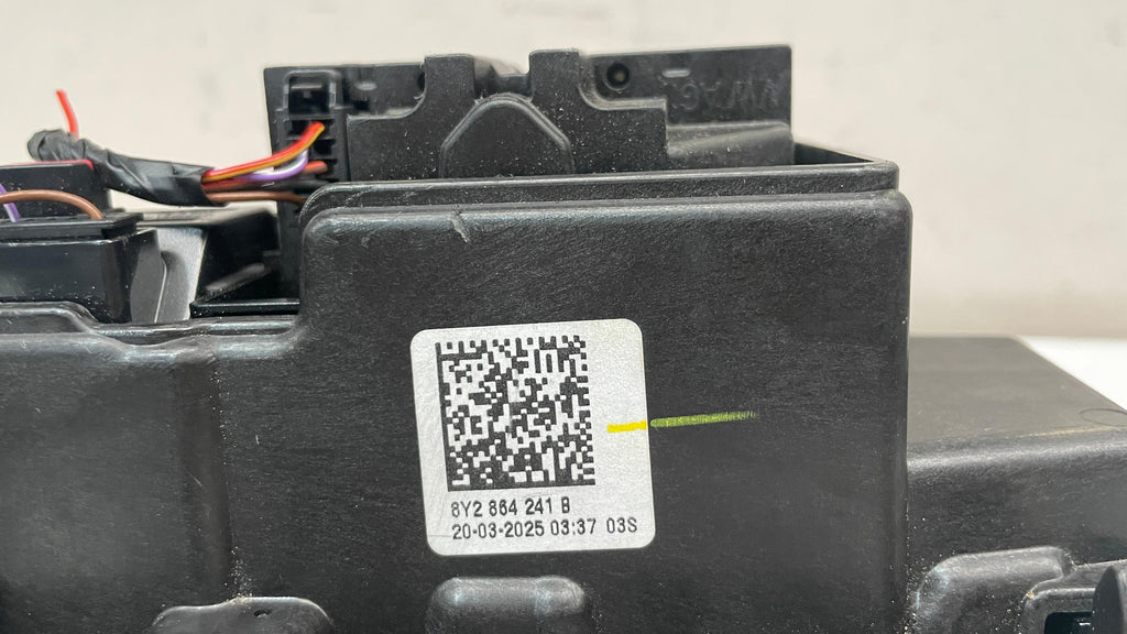 8Y2864241B AUDI A3 GEAR SHIFTER SELECTOR SWITCH
