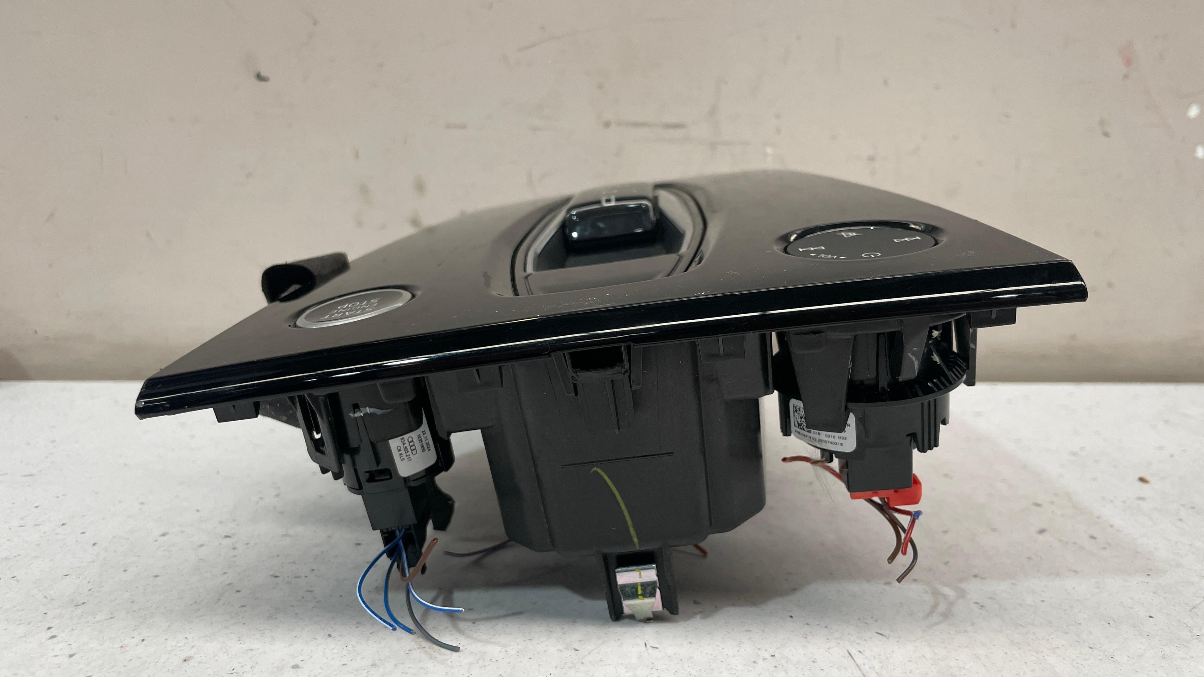 8Y2864241B AUDI A3 GEAR SHIFTER SELECTOR SWITCH