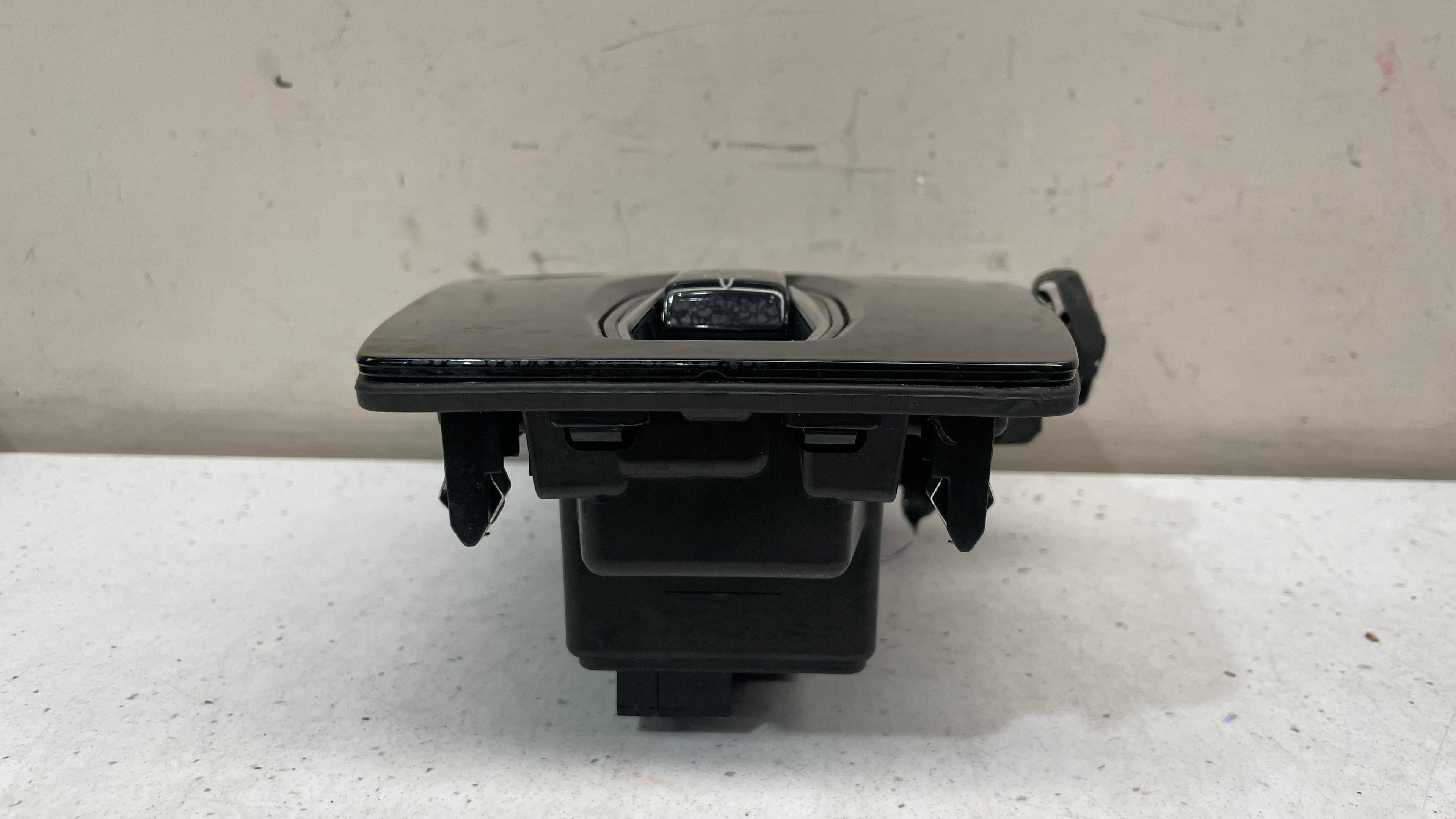 8Y2864241B AUDI A3 GEAR SHIFTER SELECTOR SWITCH