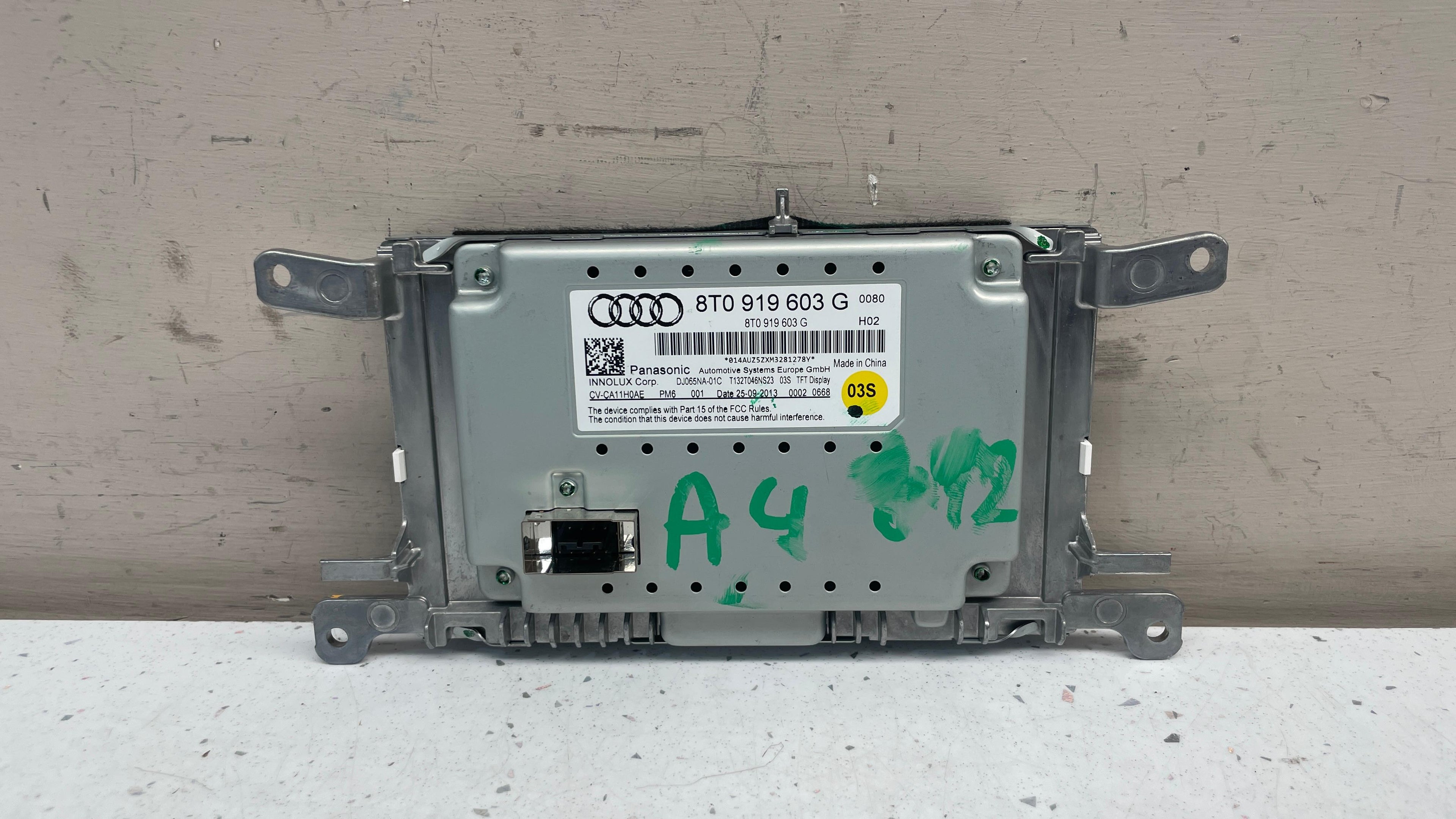 8T0919603G AUDI A4 MONITOR DISPLAY SCREEN UNIT