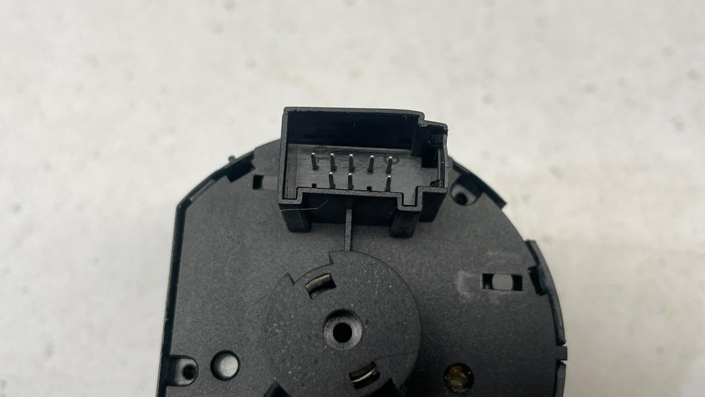 3C8941431B AUDI HEADLIGHT SWITCH CONTROL UNIT
