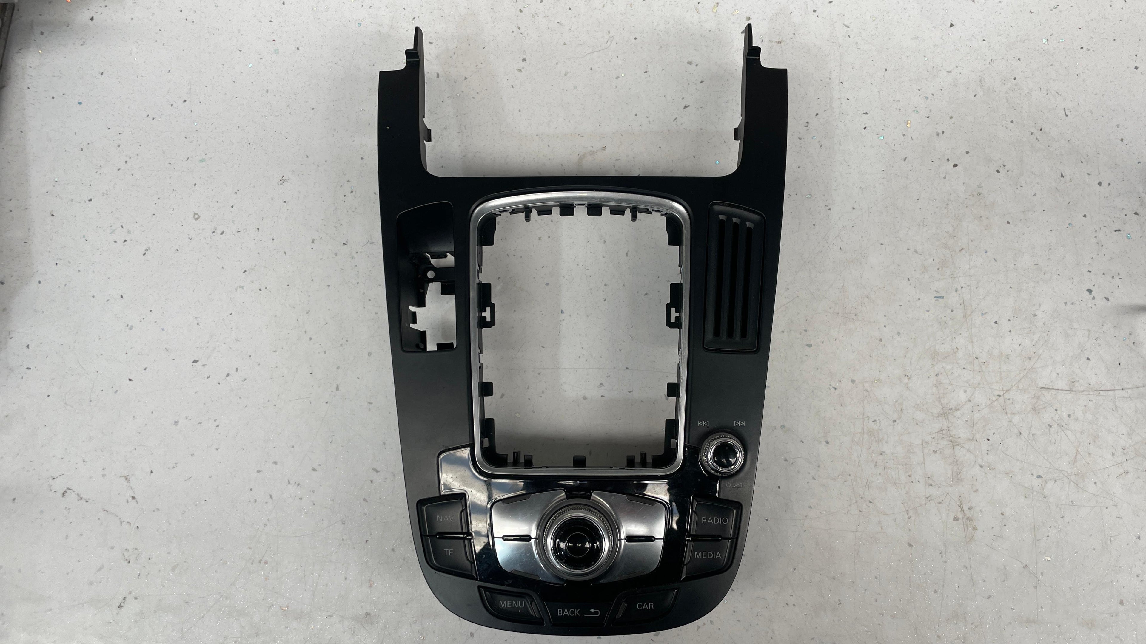 8T0919611B AUDI MULTIMEDIA CONTROL HEAD UNIT