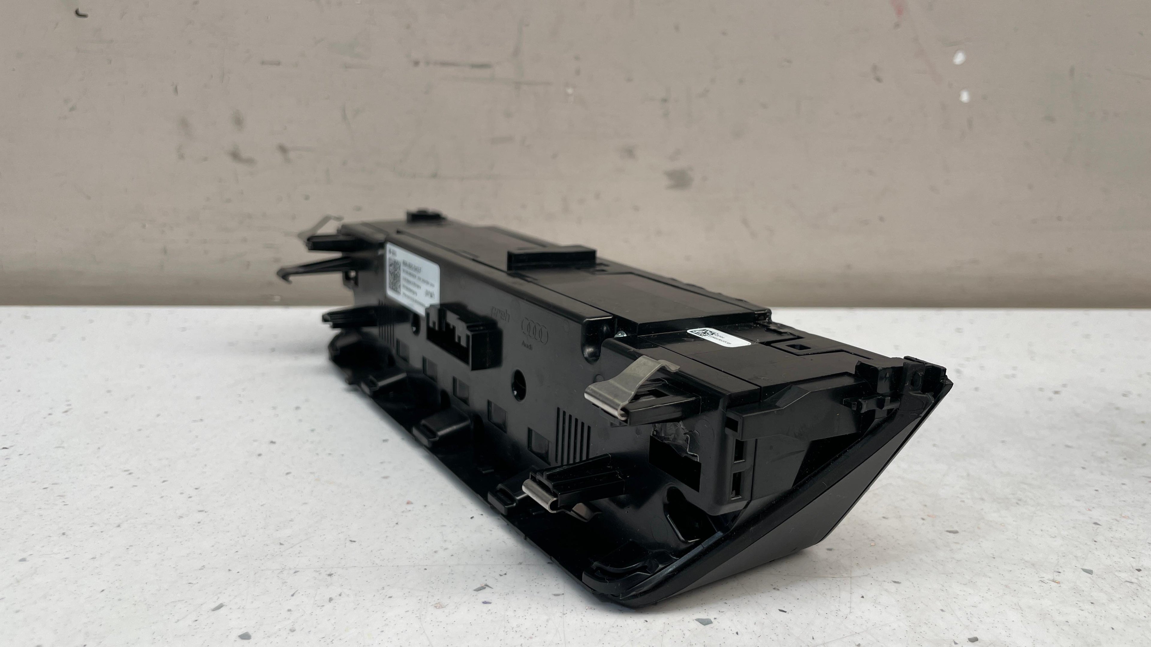 89A820043F AUDI A3 CLIMATE CONTROL PANEL SWITCH
