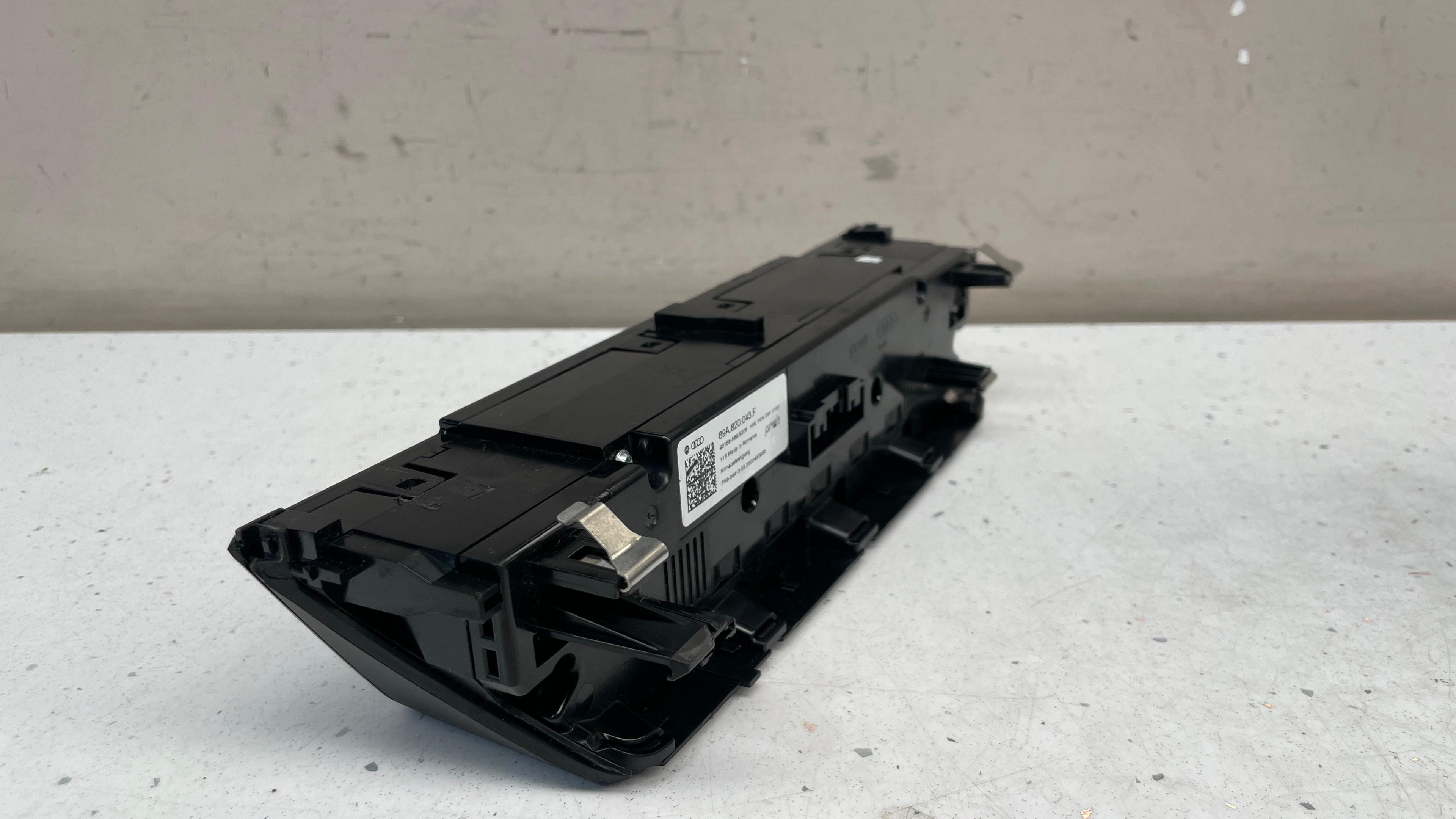 89A820043F AUDI A3 CLIMATE CONTROL PANEL SWITCH