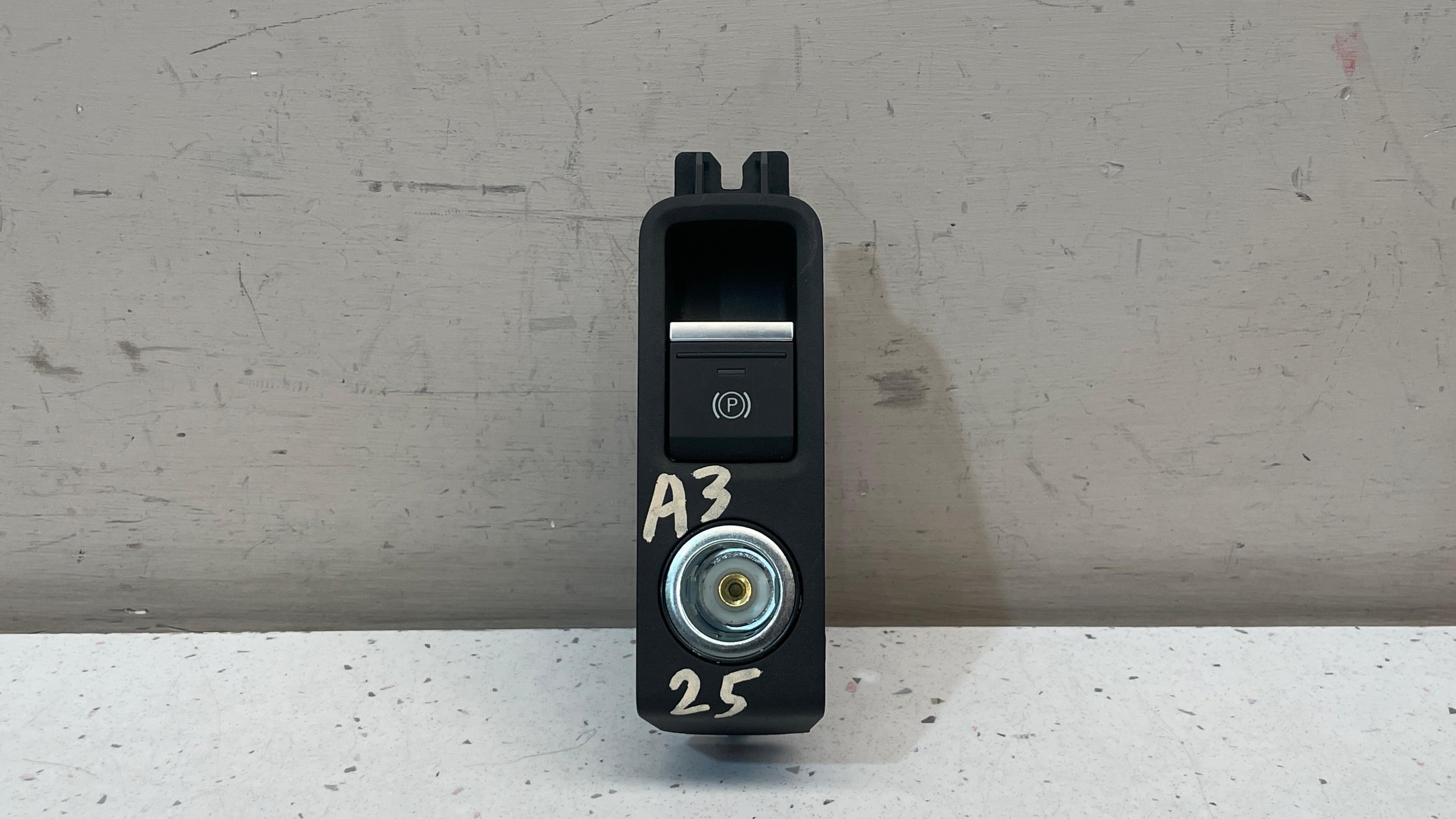 8Y0863349 AUDI A3 PARKING BRAKE SWITCH CONTROL