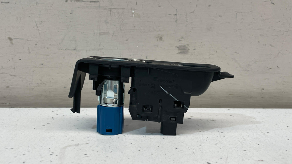 8Y0863349 AUDI A3 PARKING BRAKE SWITCH CONTROL