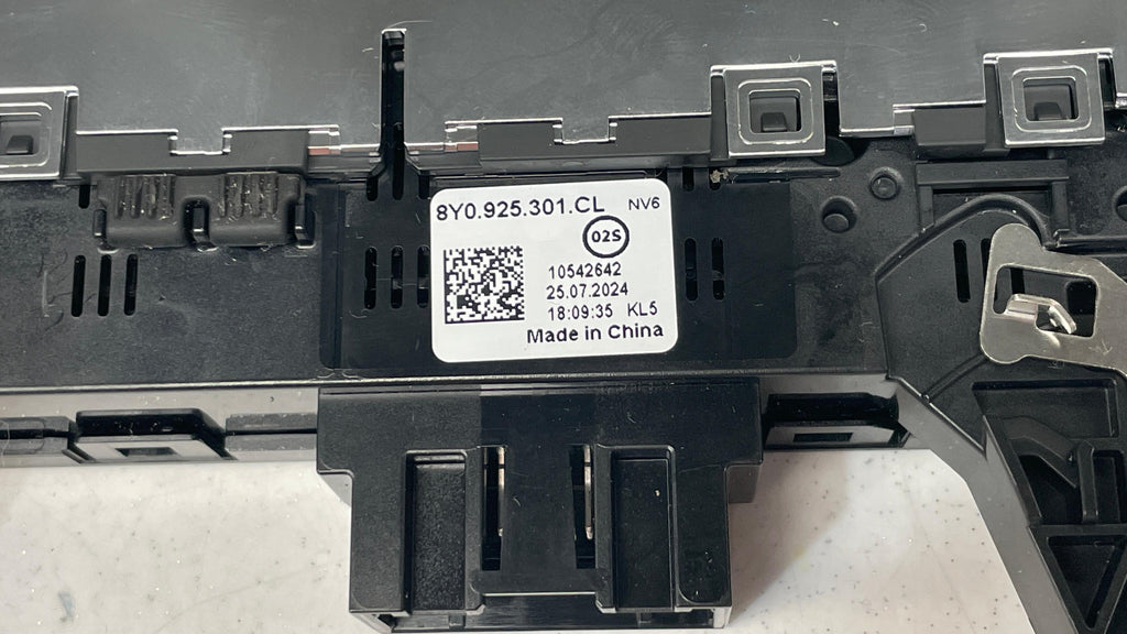 8Y0925301CL AUDI A3 CENTER CONSOLE SWITCH ASSEMBLY