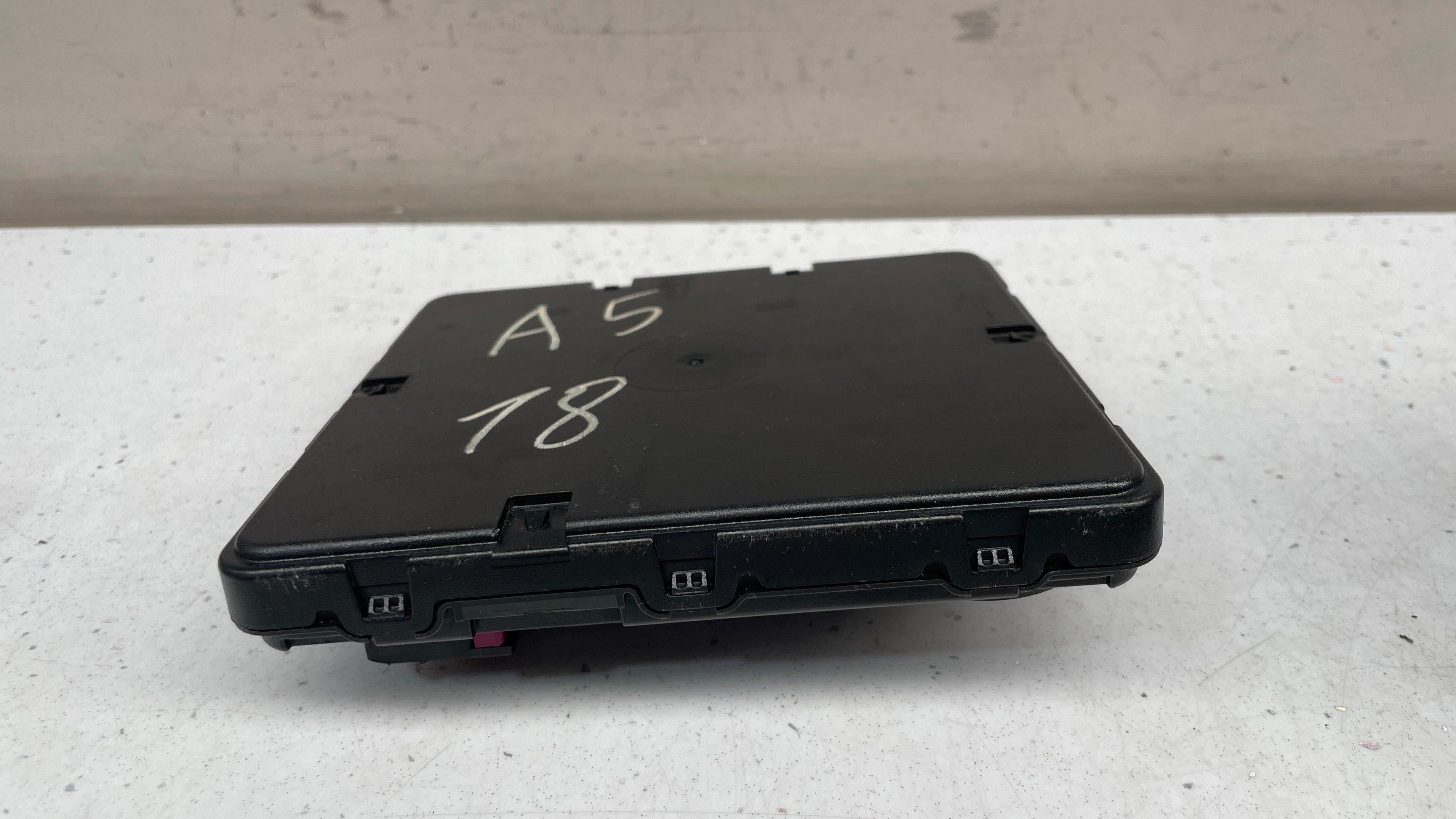 8W1907064AC AUDI A5 BODY COMFORT CONVENIENCE CONTROL MODULE