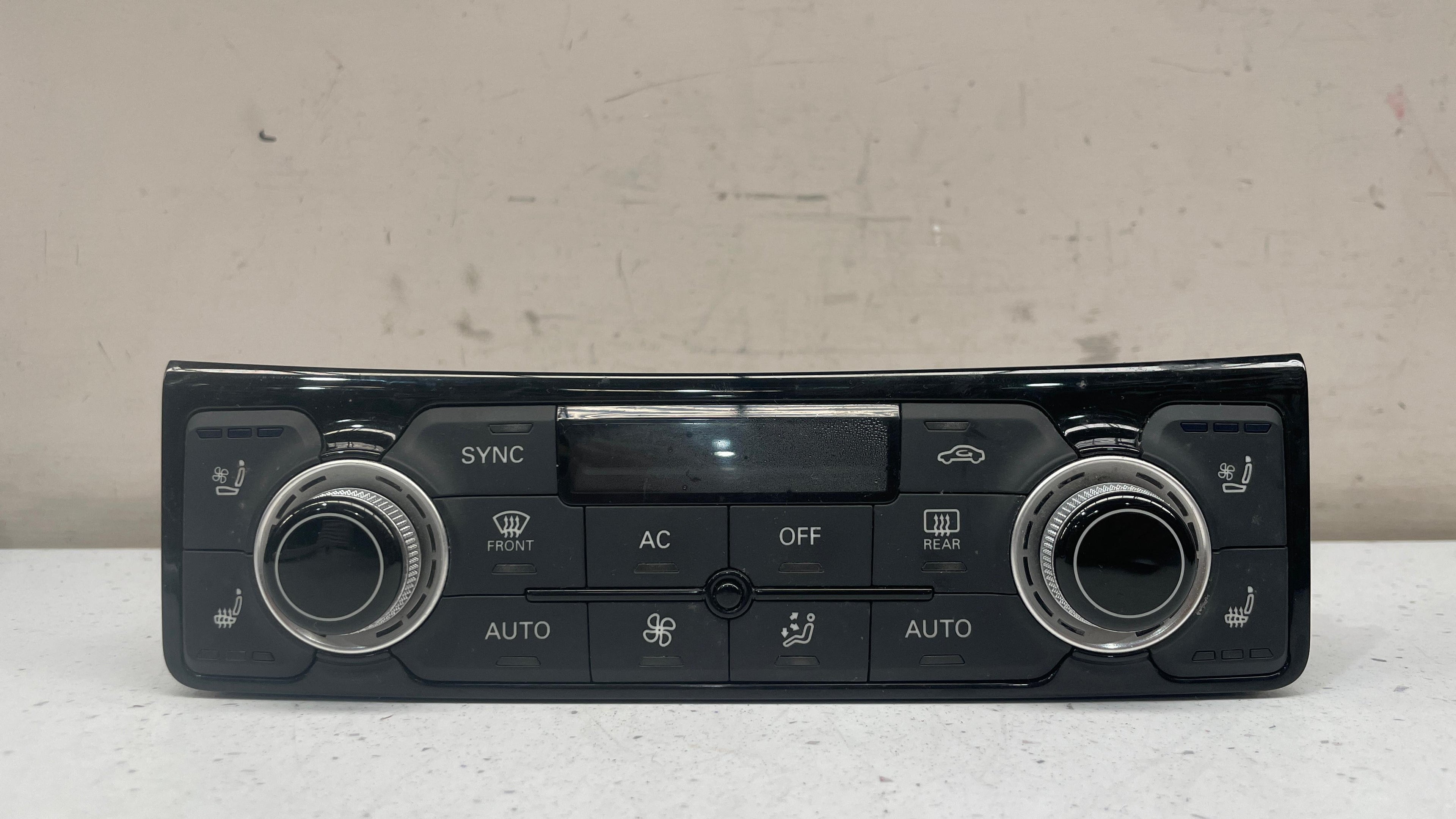 4H0820043H AUDI A8 CLIMATE CONTROL UNIT SWITCH PANEL