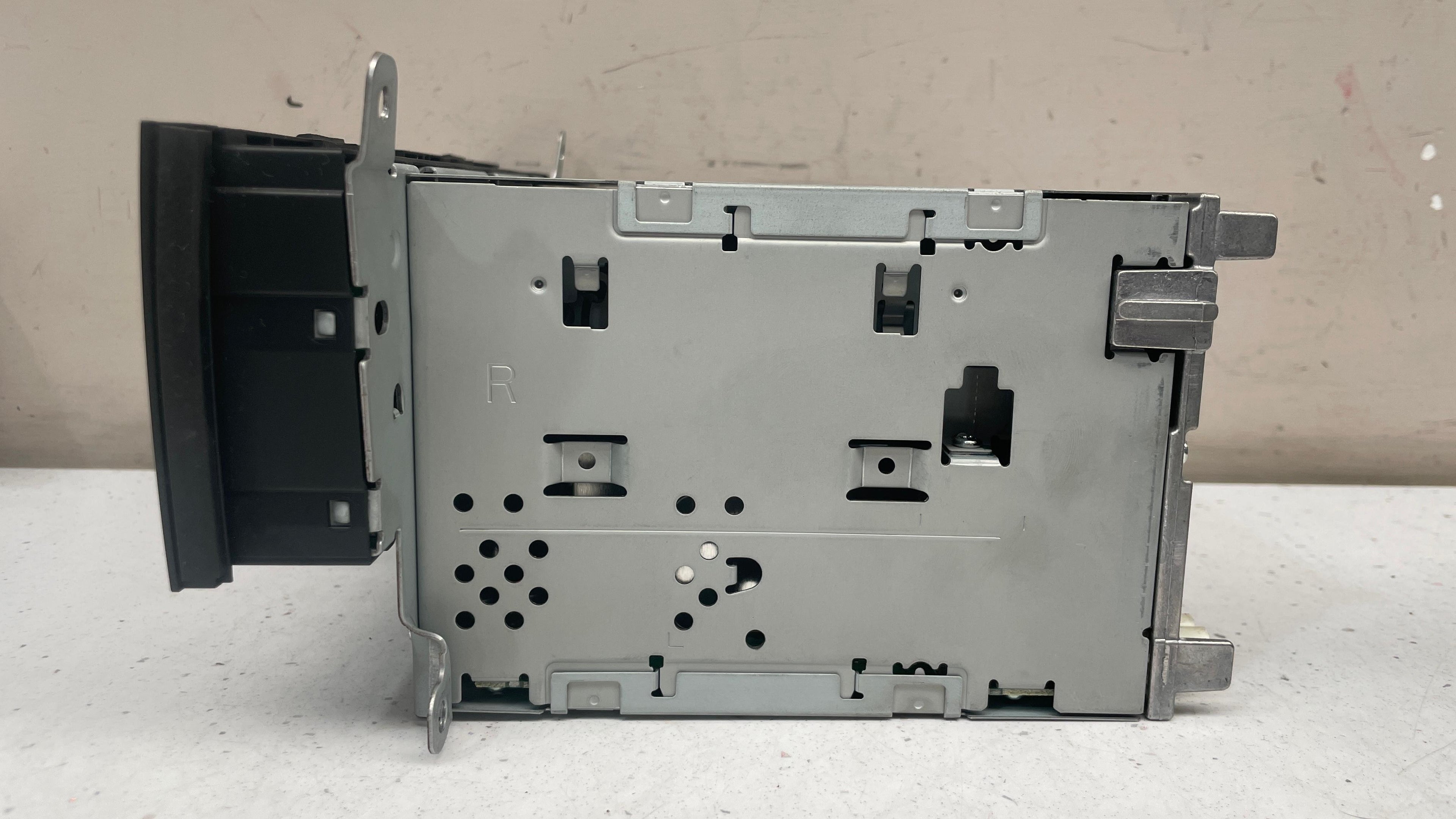 8R1035186Q AUDI A5 RADIO RECEIVER UNIT CD PLAYER