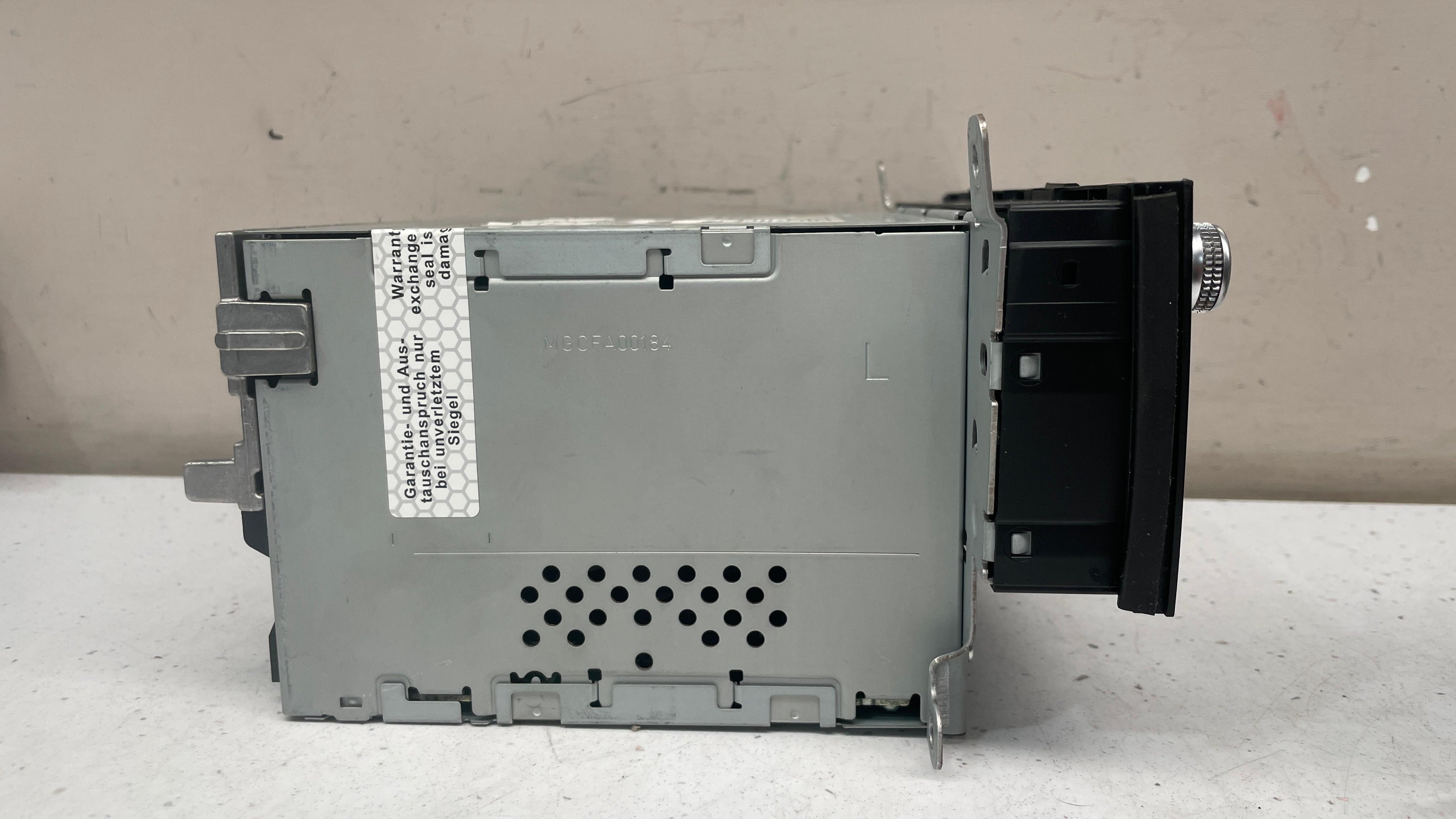 8R1035186Q AUDI A5 RADIO RECEIVER UNIT CD PLAYER