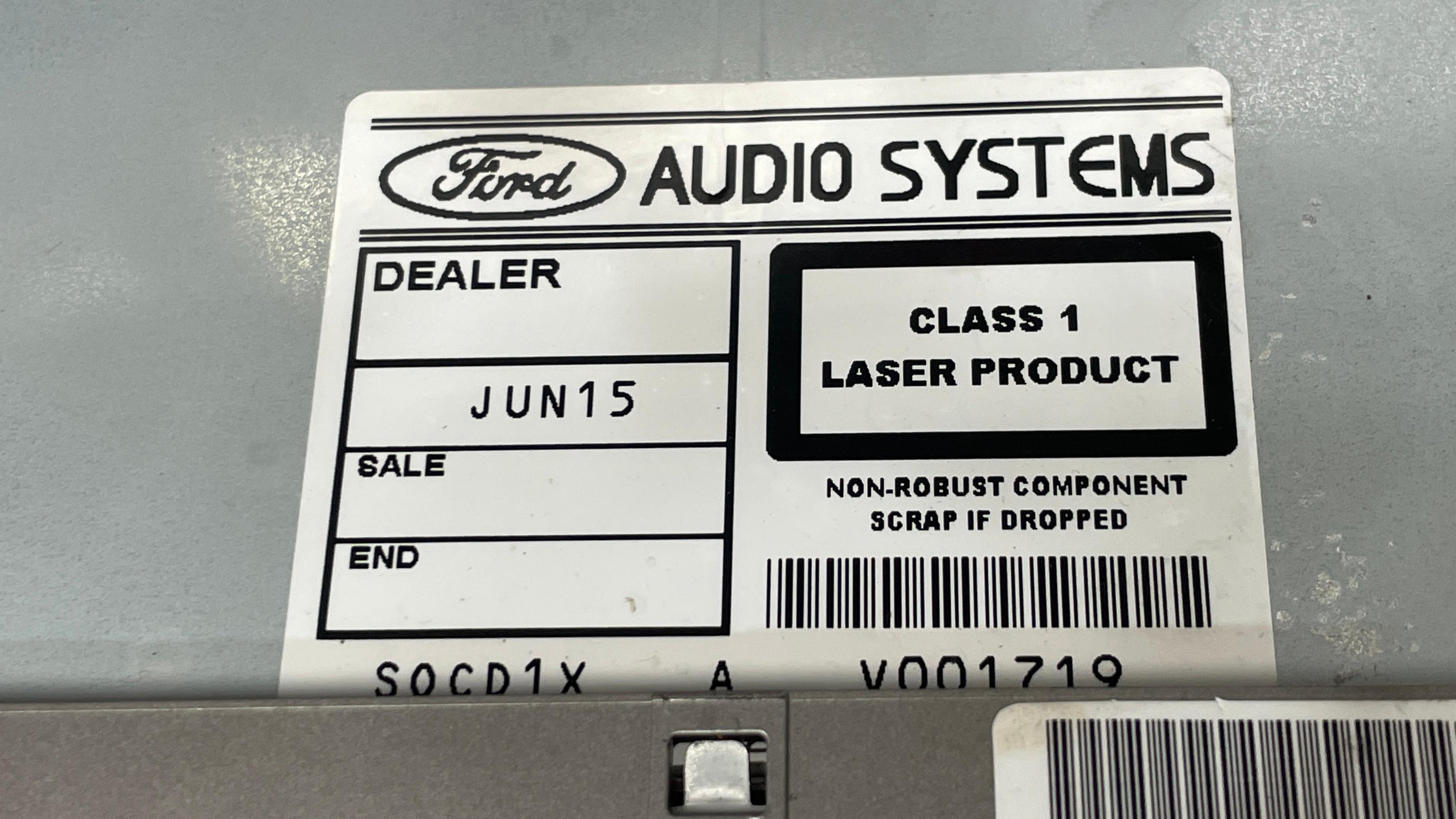 8V4T-18C939-LD FORD KUGA CD RADIO HEAD UNIT