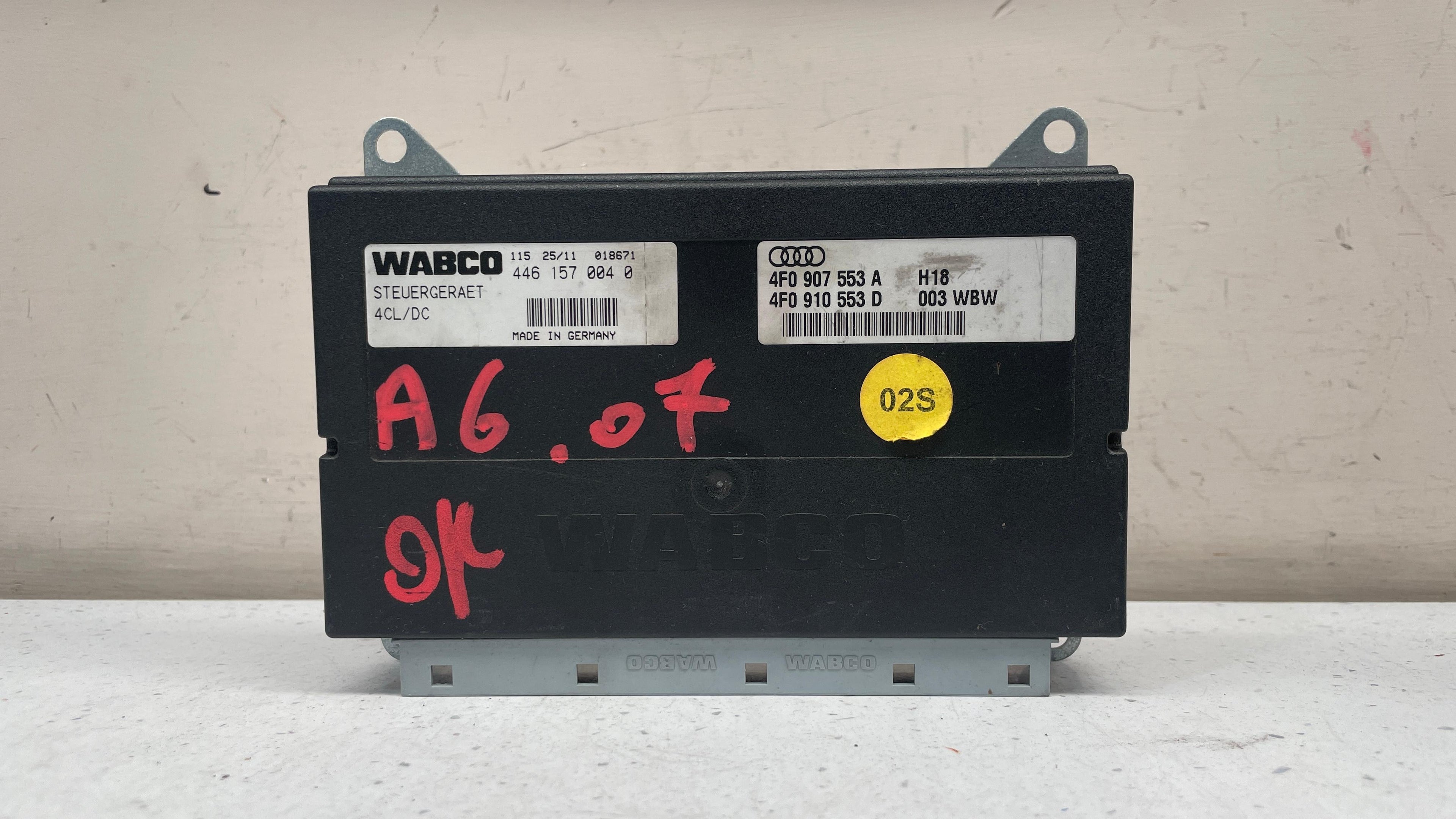 4F0907553A AUDI A6 AIR SUSPENSION CONTROL UNIT