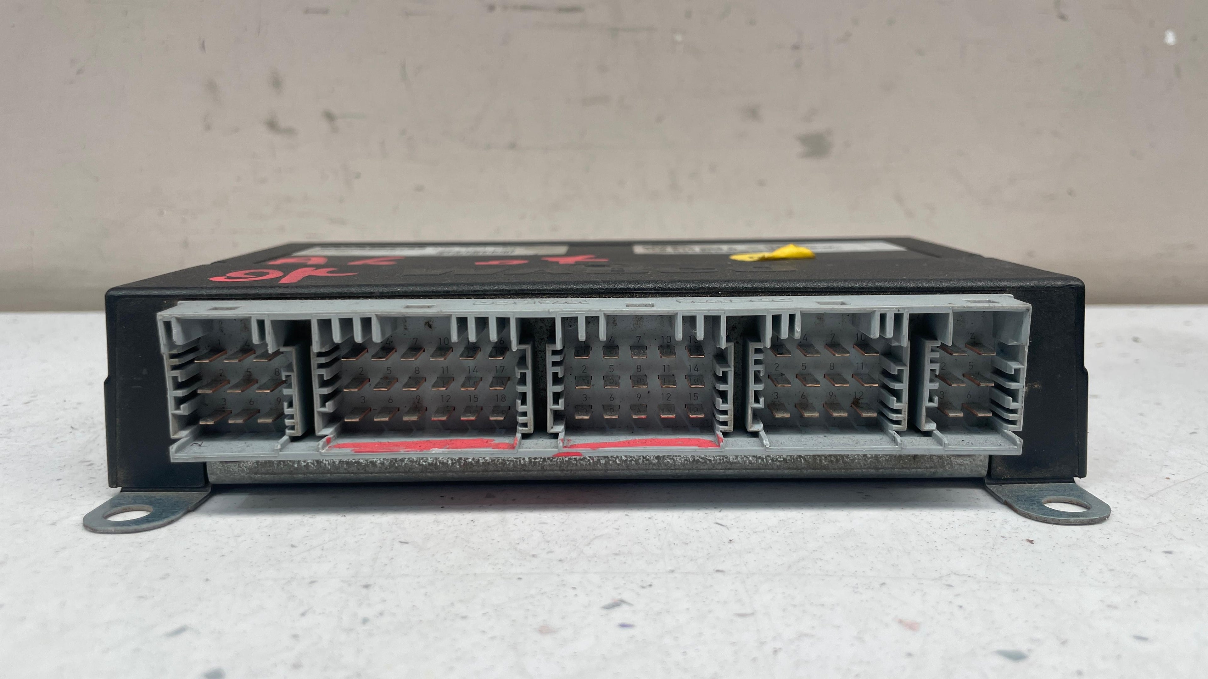 4F0907553A AUDI A6 AIR SUSPENSION CONTROL UNIT