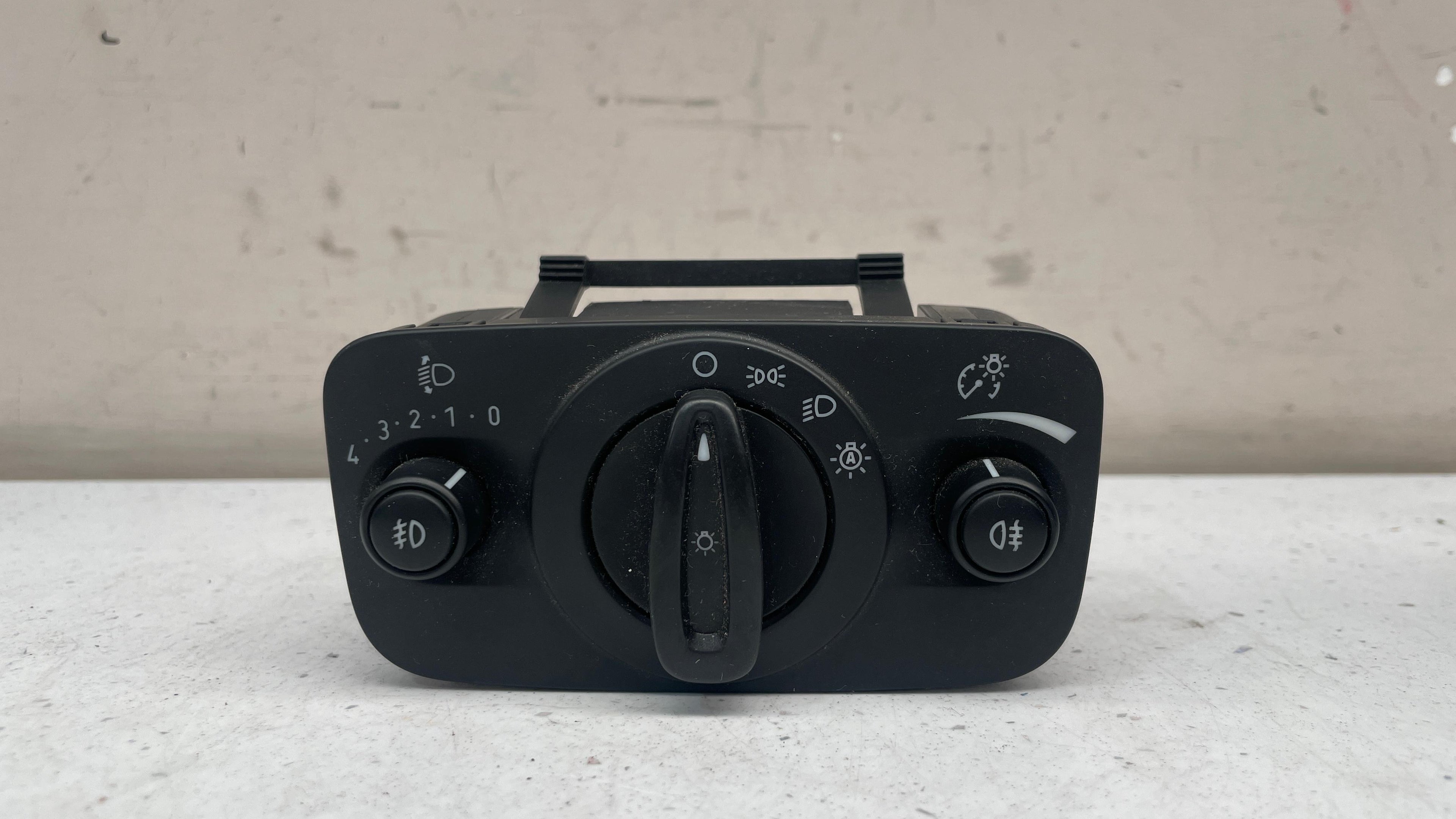 10099412 FORD HEADLIGHT SWITCH MODULE