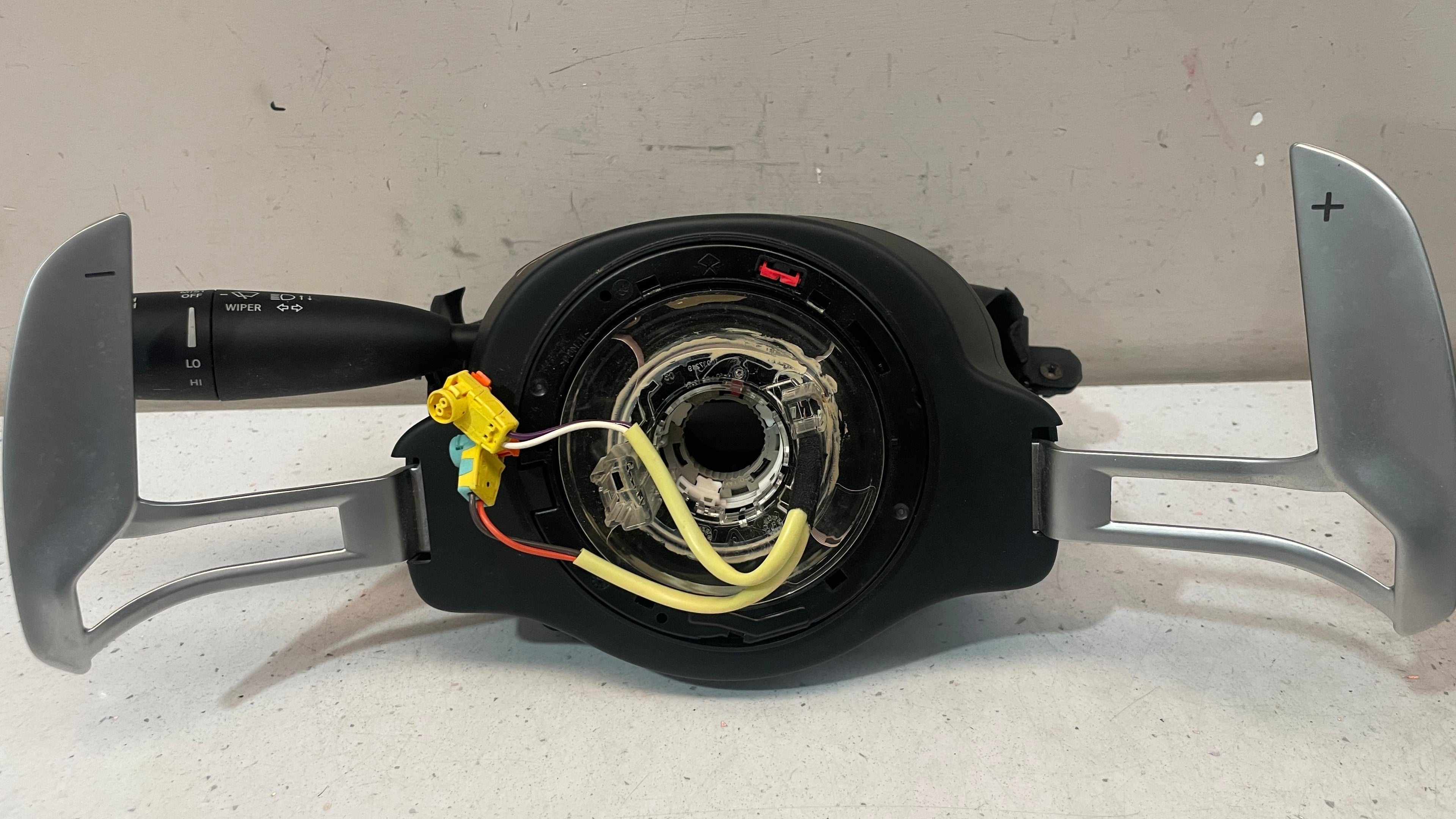 670194384 MASSERATI GHIBLI STEERING COLUMN STALK