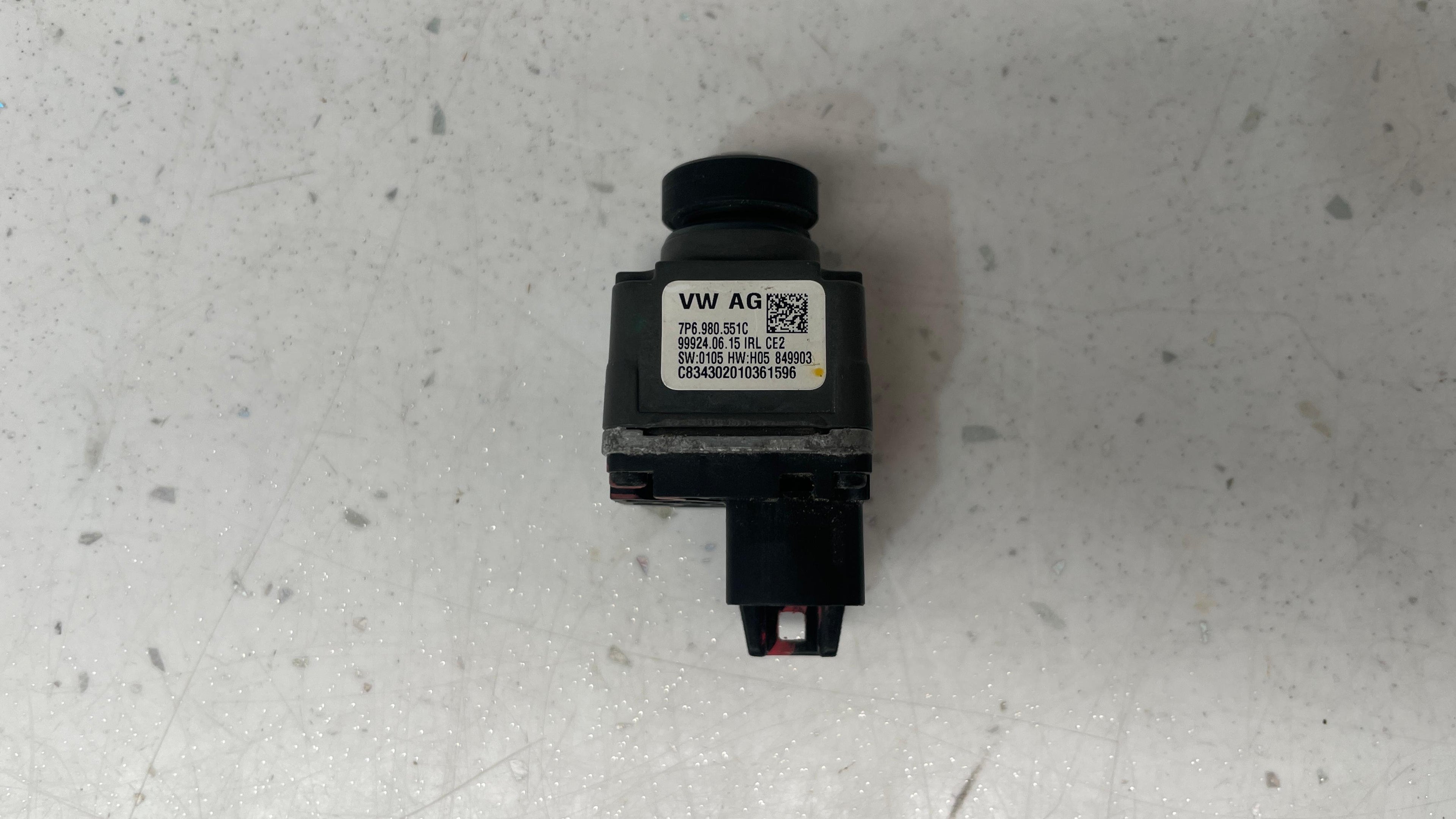 7P6980551C AUDI A8 REAR VIEW CAMERA