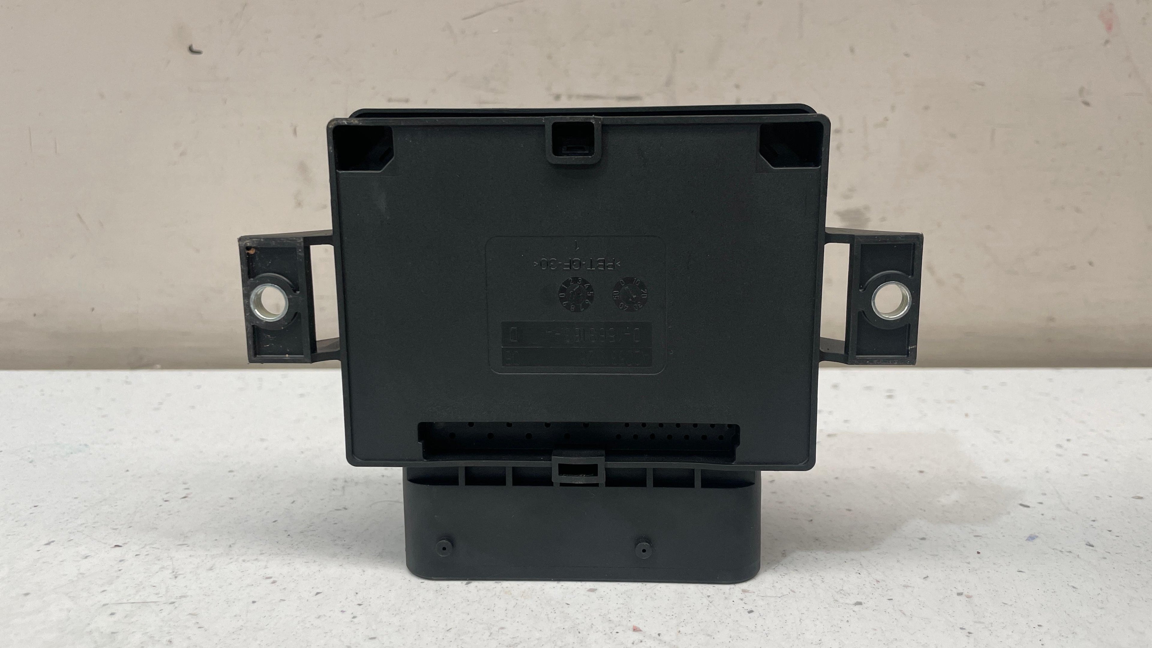 231220-10 BMW F10 PARKING BRAKE CONTROL UNIT