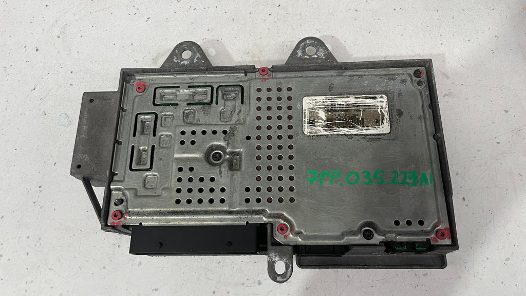 7PP035223AA PORSCHE AMPLIFIER BOSE SOUND SYSTEM