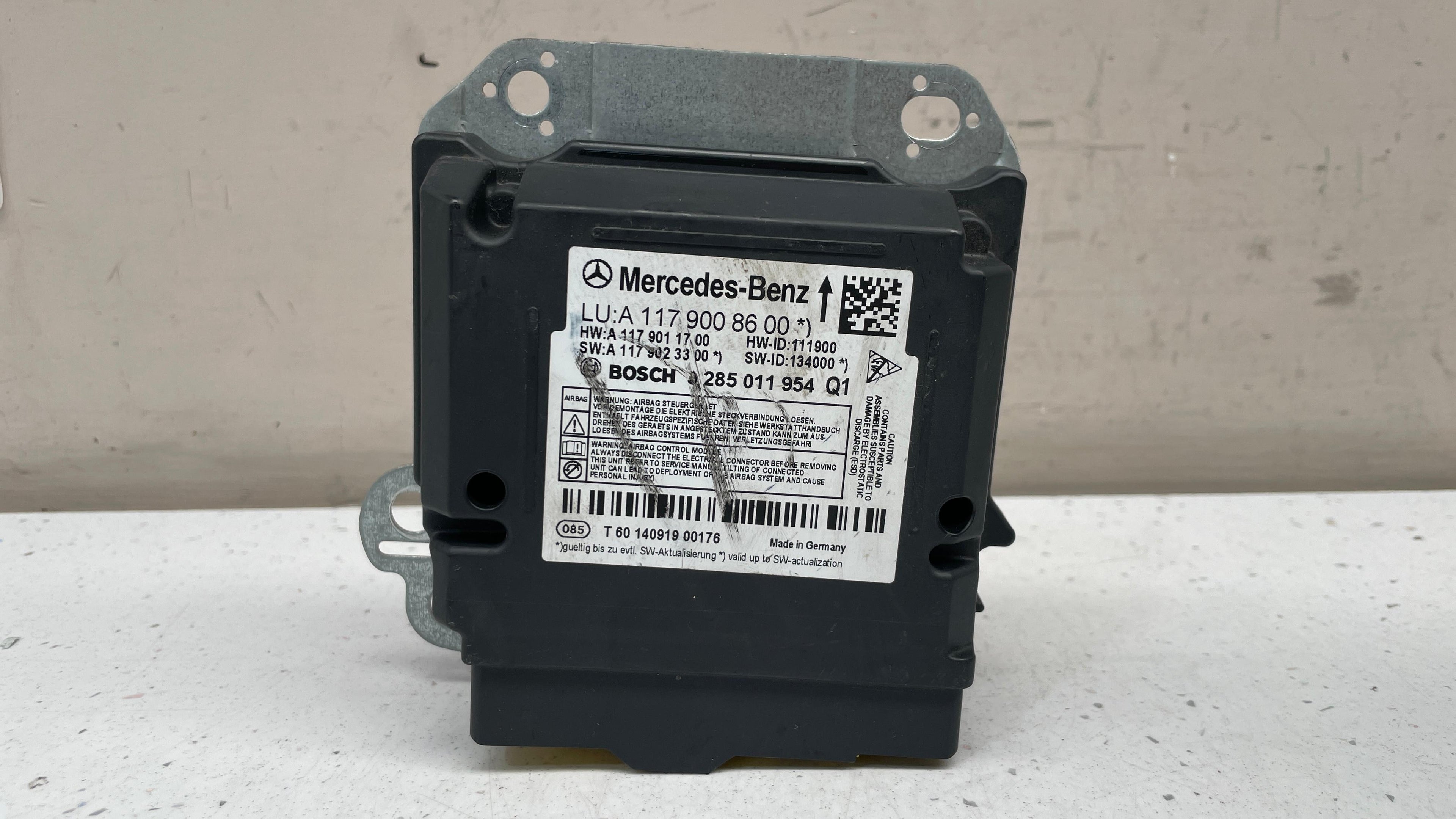 A1179008600 MERCEDES W176 SRS CONTROL UNIT