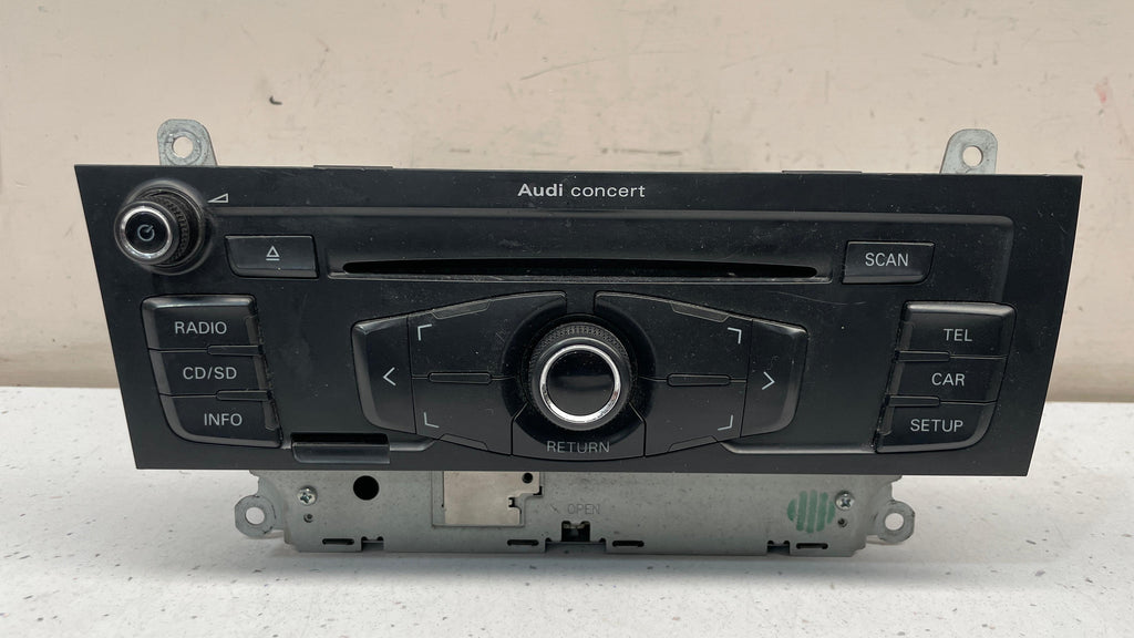 8T1035186B AUDI A4 CD RADIO AUDIO SYSTEM