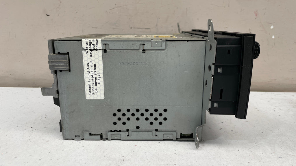 8T1035186B AUDI A4 CD RADIO AUDIO SYSTEM