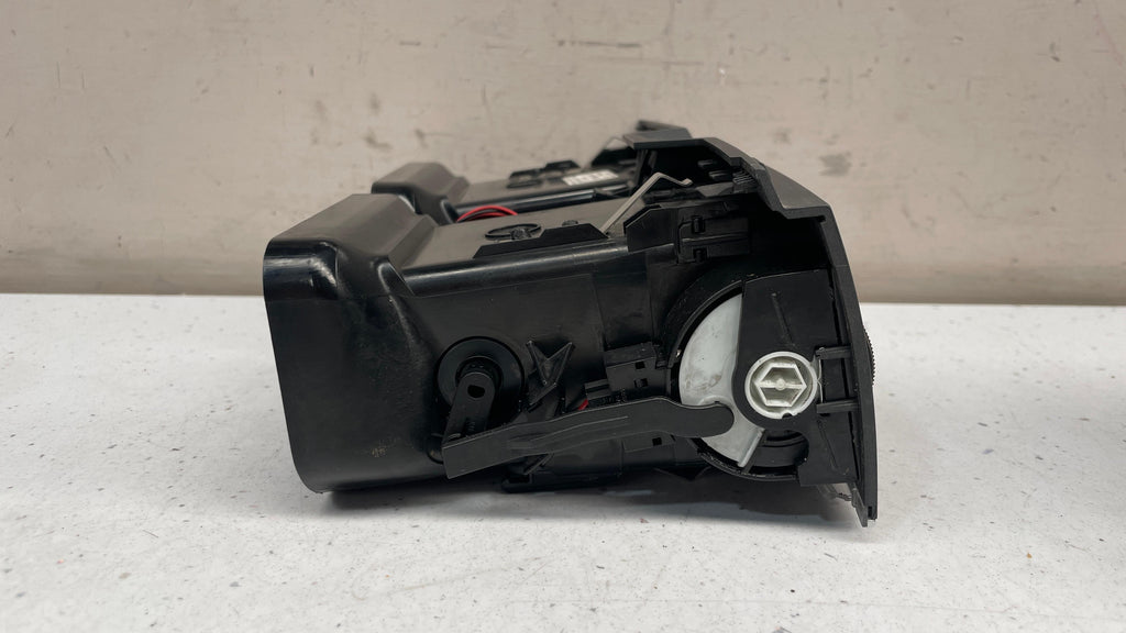 A2048305854 MERCEDES W204 FRONT DASHBOARD AIR VENT