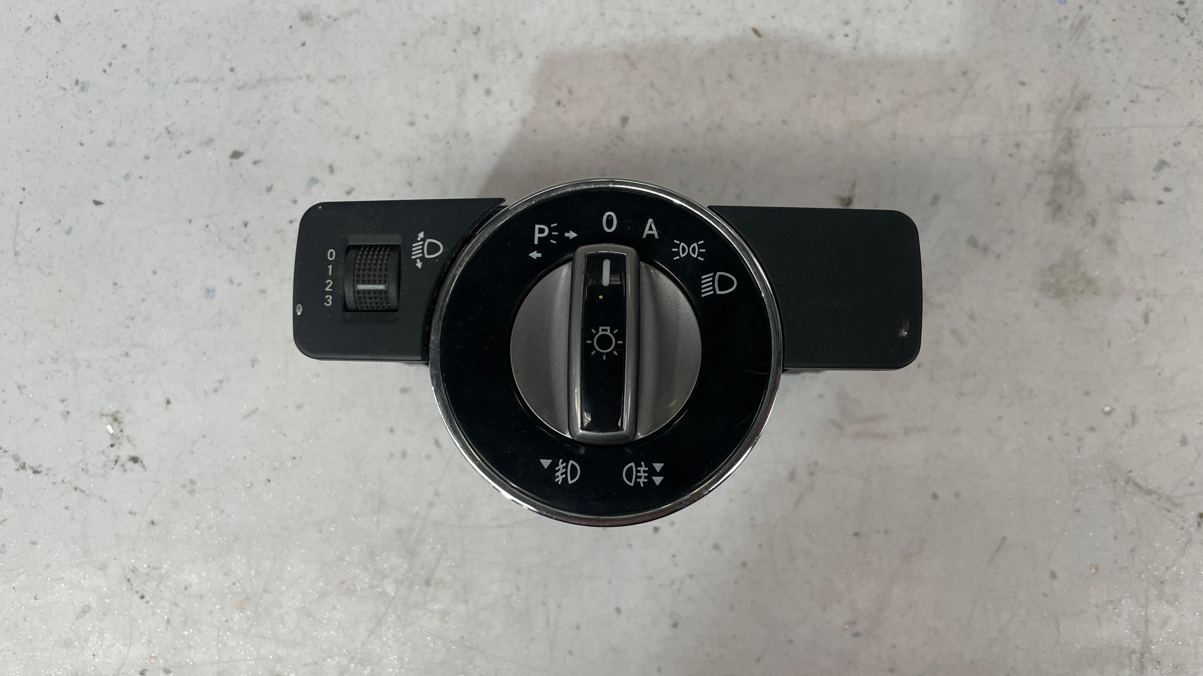 A2045453004 MERCEDES W204 HEADLIGHT SWITCH CONTROL PANEL