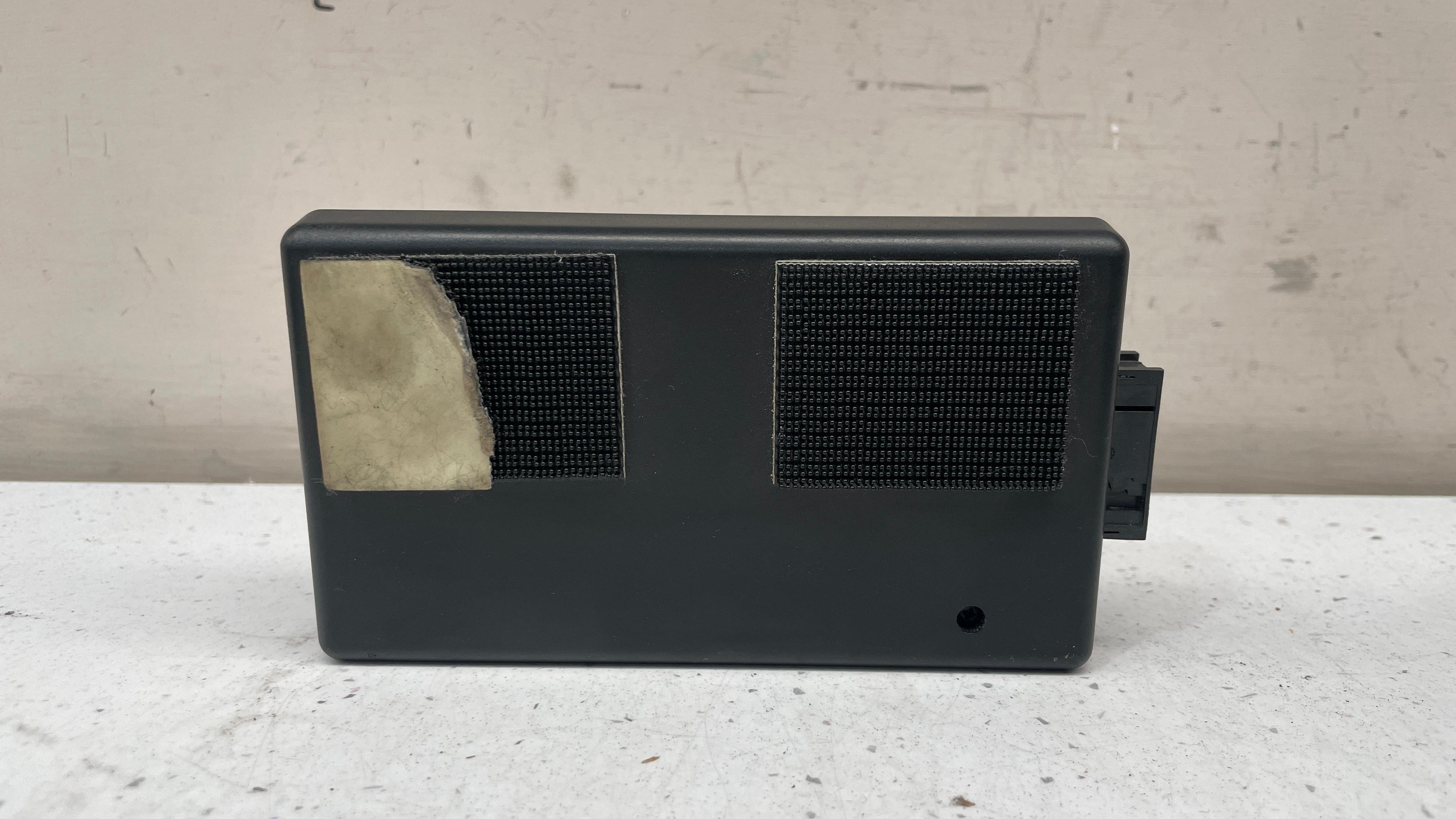 B67824245 MERCEDES W221 IPOD INTERFACE CONTROL MODULE