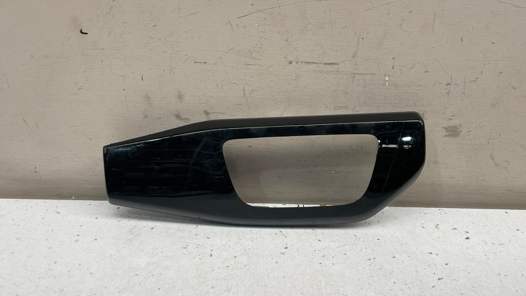 8W2853190AA AUDI A4 HEADLIGHT SURROUND COVER RIGHT