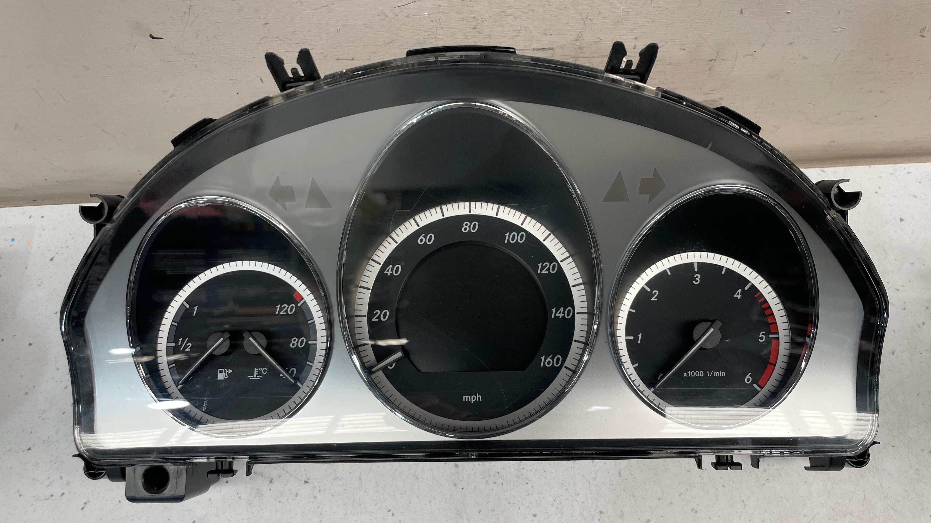 A2049004402 MERCEDES W204 INSTRUMENT CLUSTER PANEL