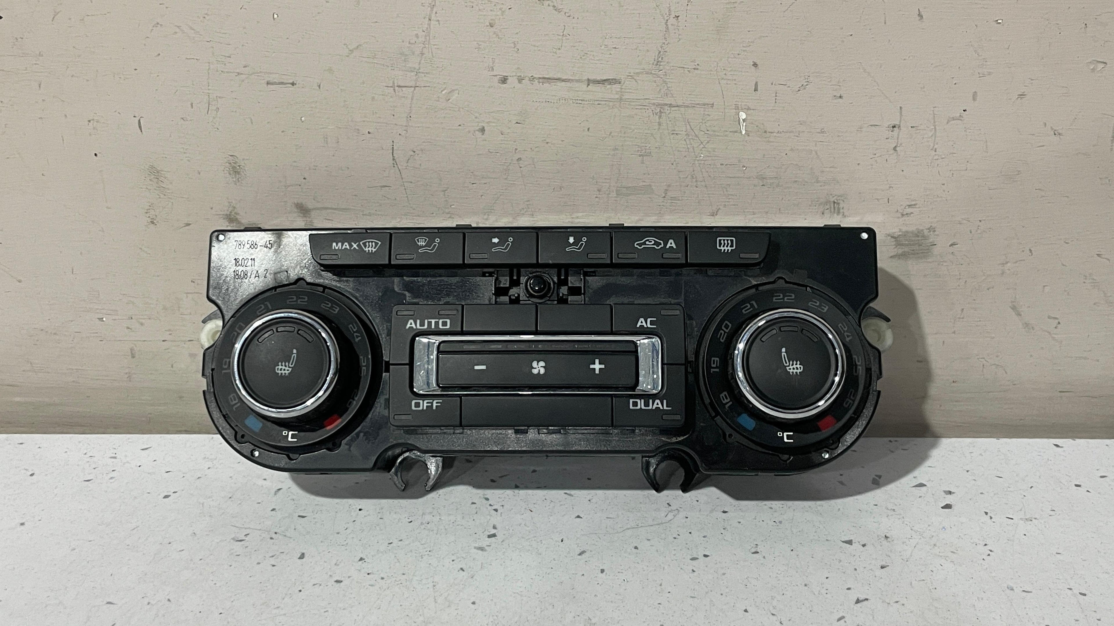 3T0907044BE SKODA CLIMATE CONTROL PANEL SWO