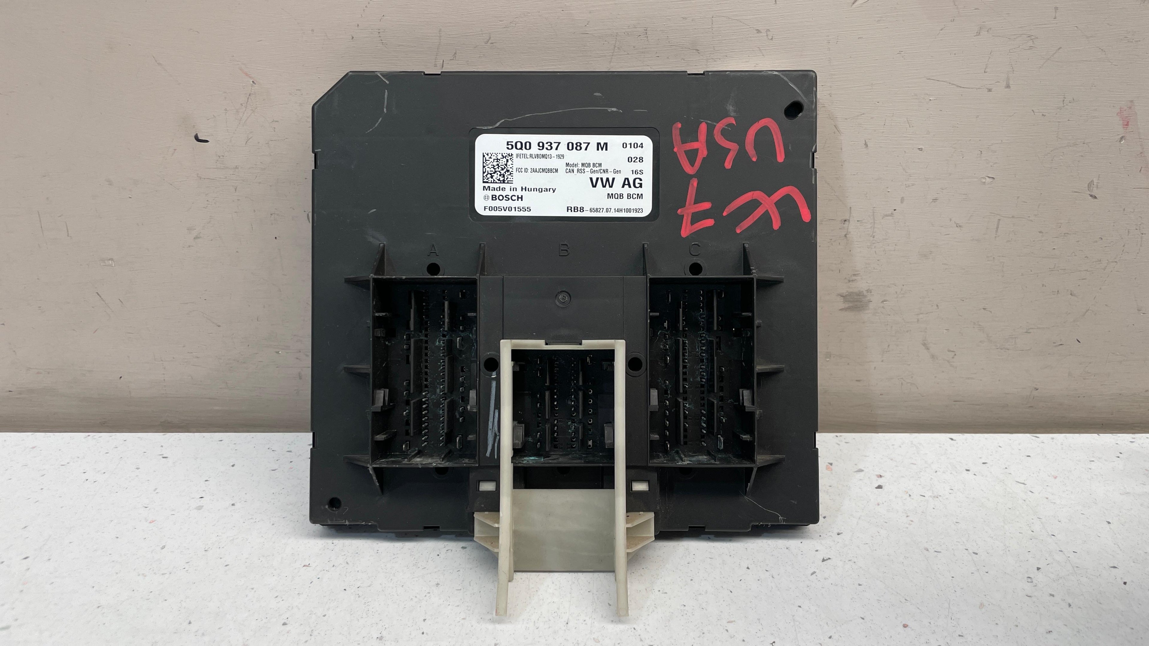 5Q0937087M VOLKSWAGEN GOLF BODY CONTROL MODULE UNIT