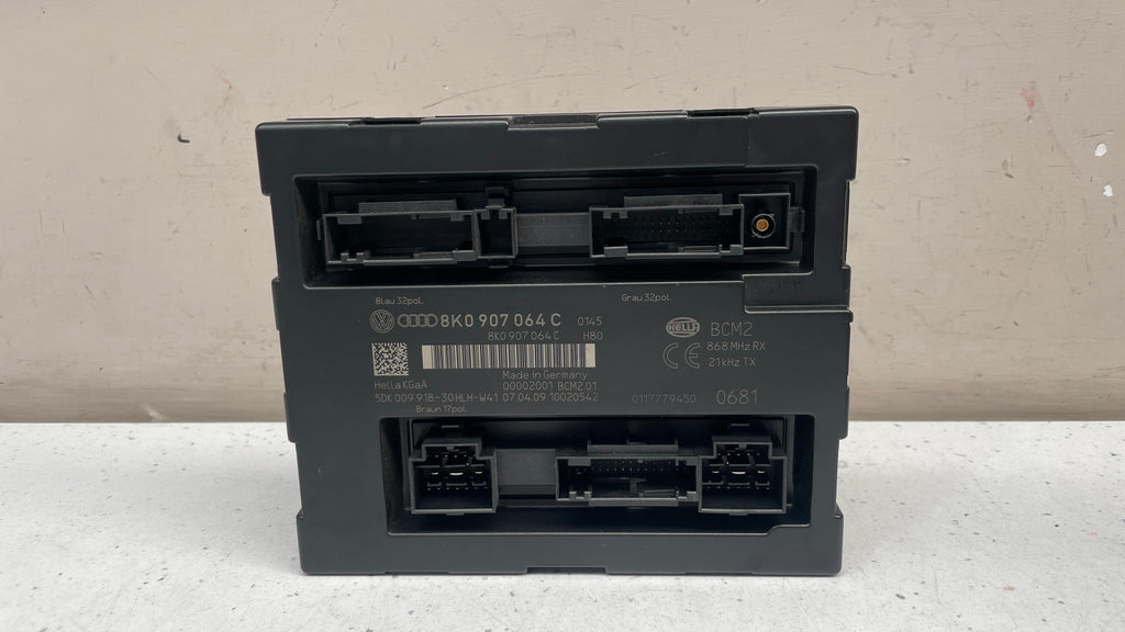8K0907064C AUDI A4 CONVENIENCE MODULE DASHBOARD