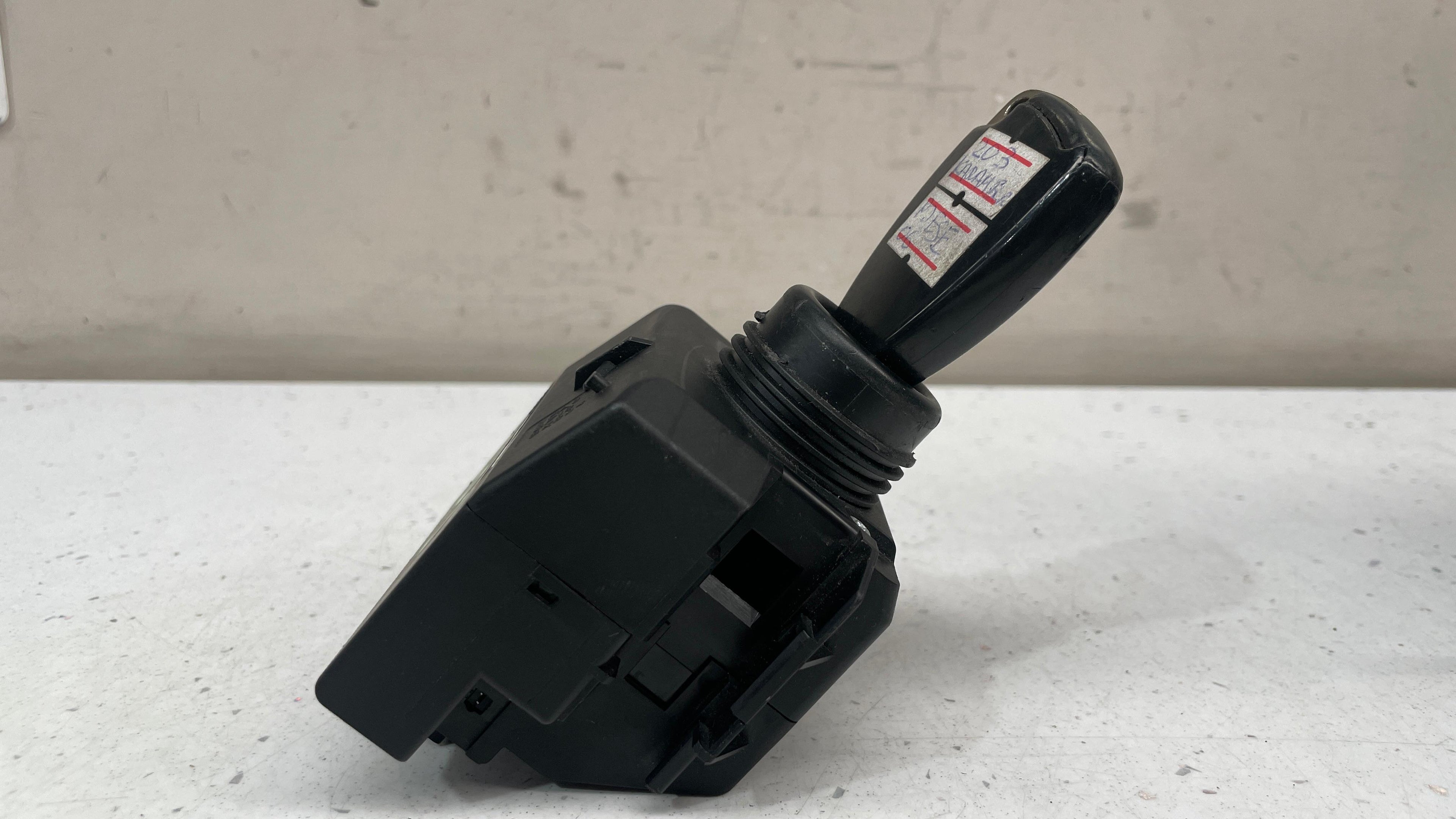 2095453308 MERCEDES W203 IGNITION LOCK MODULE WITH KEY