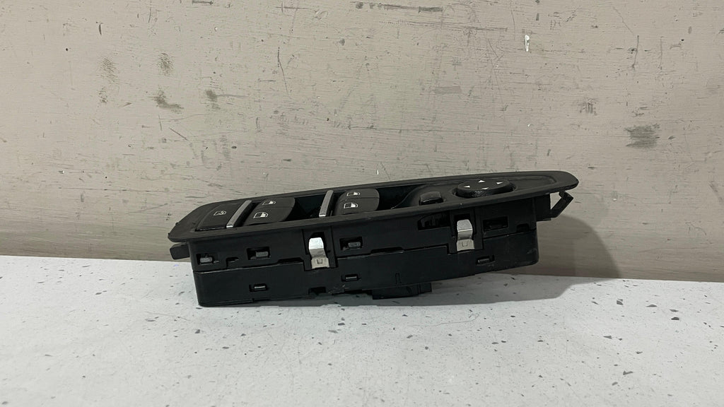 9208110-03 BMW SERIES 1 POWER WINDOW SWITCH