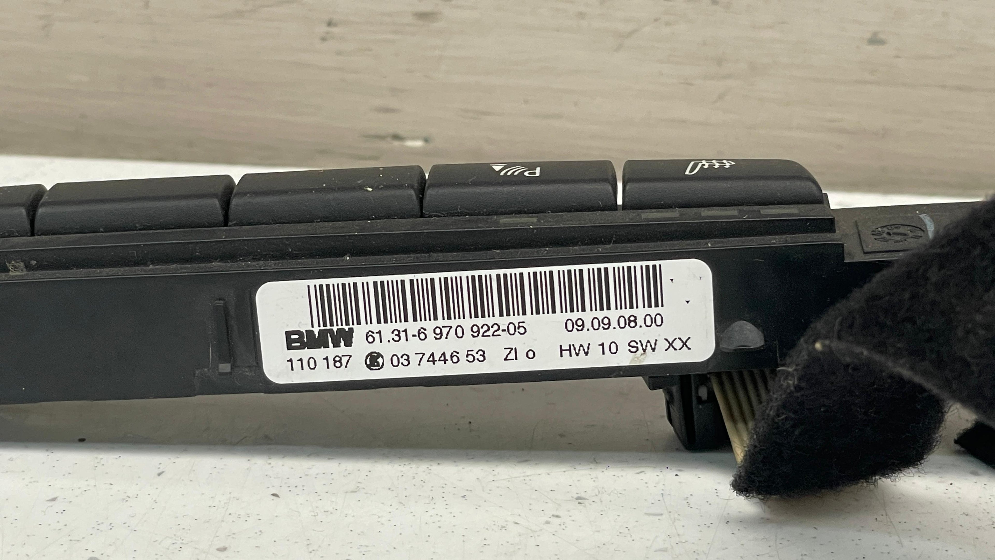 61316970922 BMW SERIES 3 CONSOLE SWITCH
