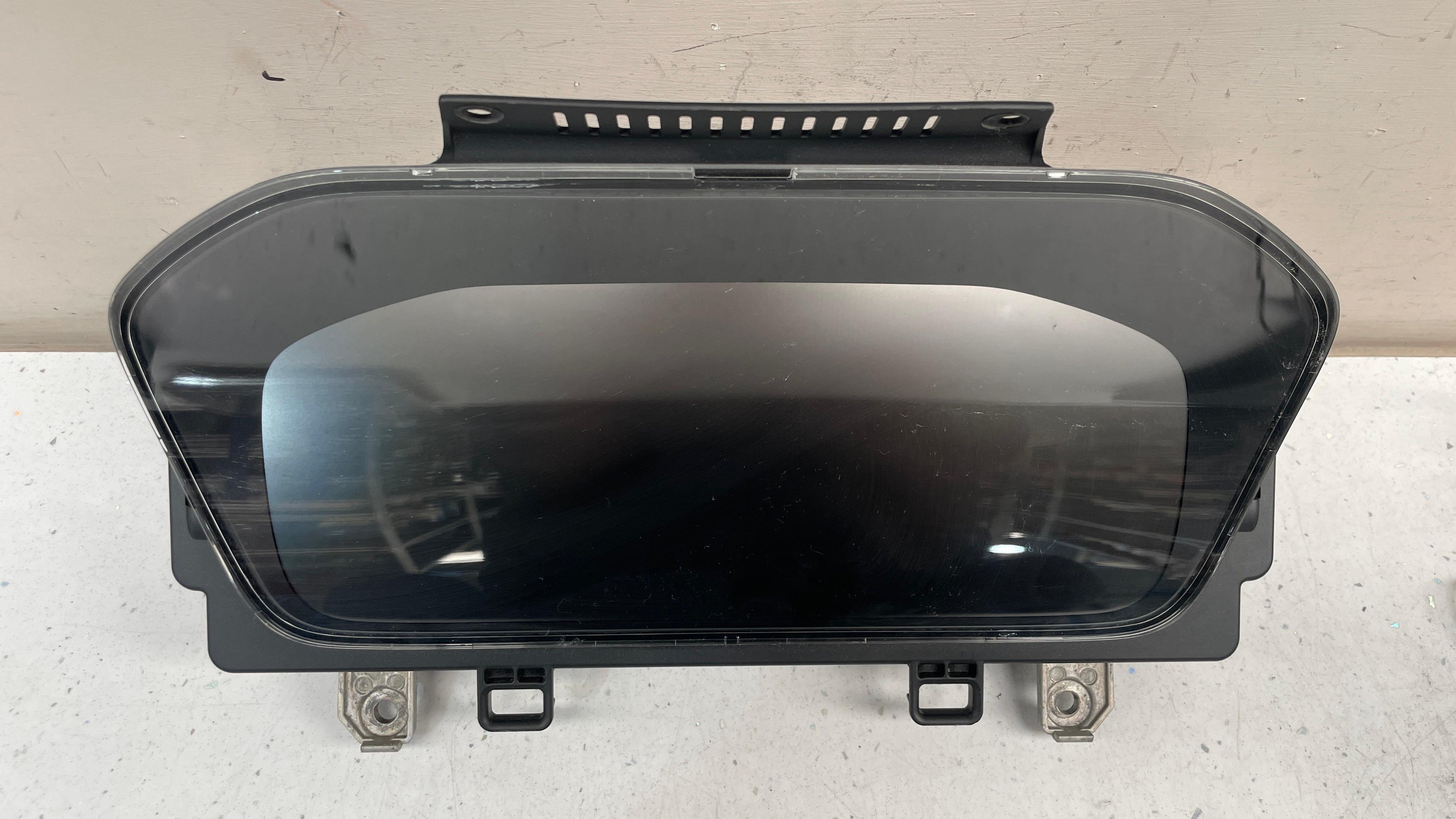 P32233969 VOLVO XC90 SPEEDOMETER INSTRUMENT CLUSTER PANEL