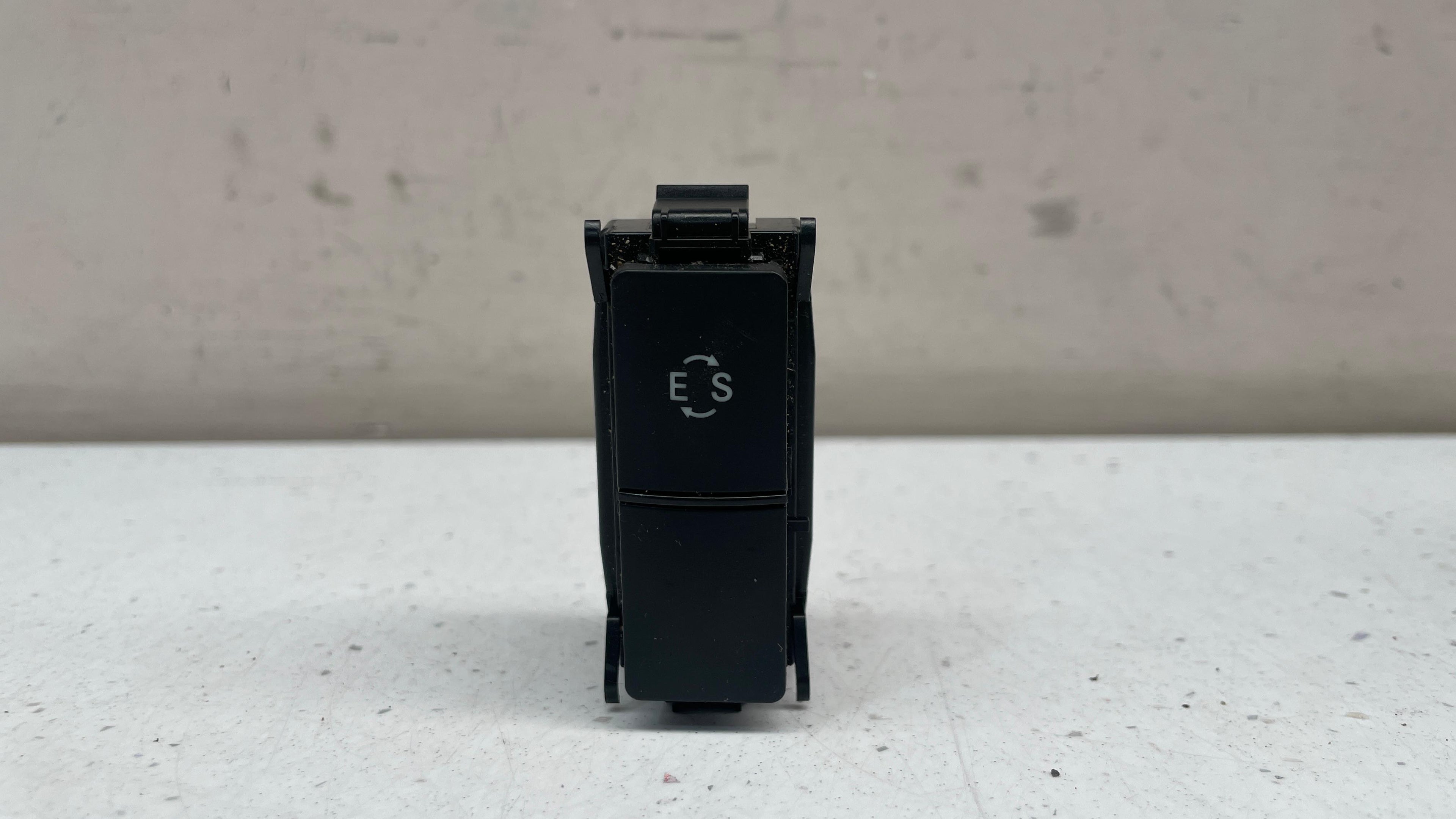 A2129051302 MERCEDES W212 ECO SPORT SWITCH BUTTON