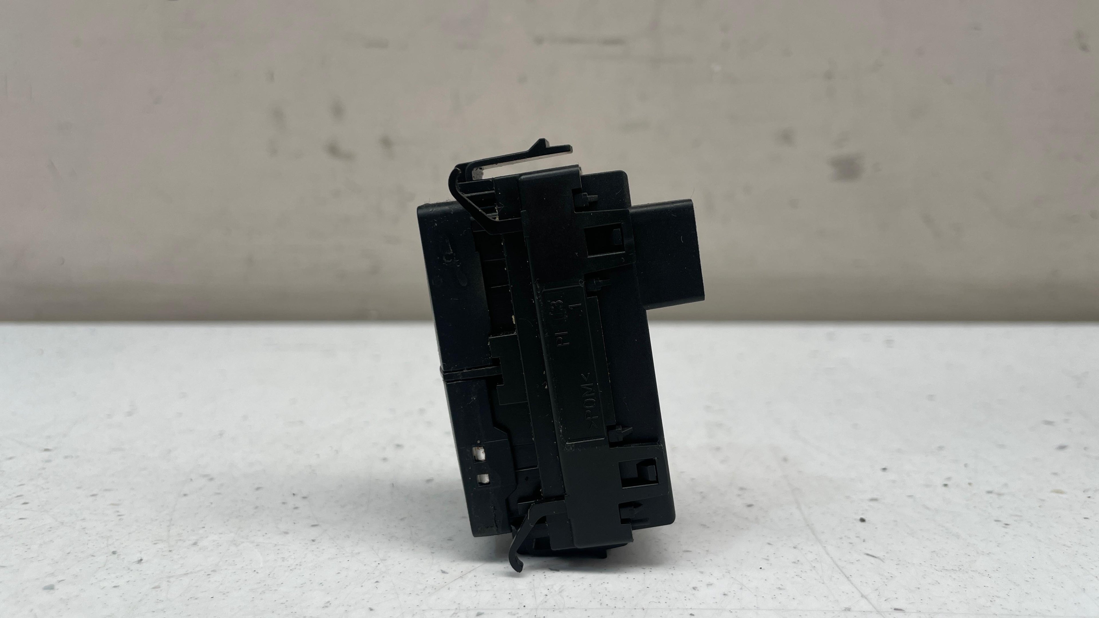 A2129051302 MERCEDES W212 ECO SPORT SWITCH BUTTON